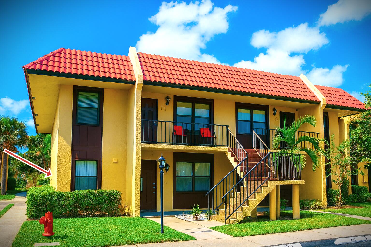 Foto de propiedad en 5975 Forest Hill Boulevard 101, West Palm Beach, FL 33415 West Palm Beach con MLS# 
