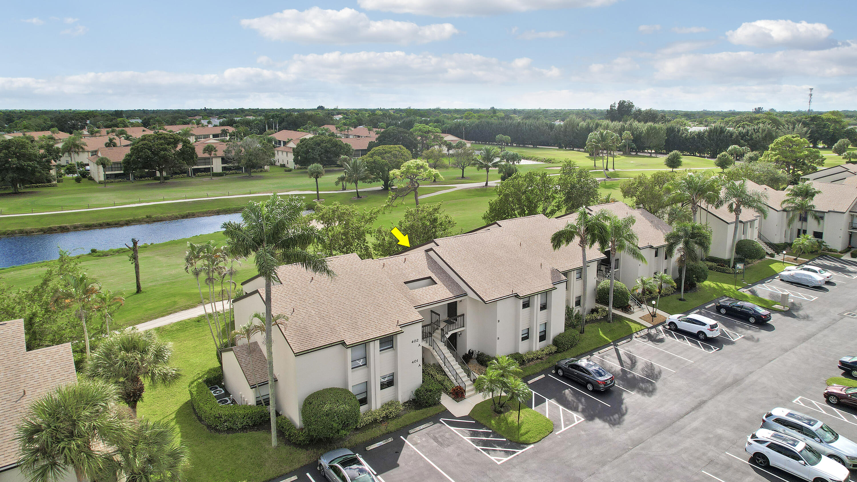 Foto de propiedad en 402 Wingfoot Drive B, Jupiter, FL 33458 Jupiter con MLS# 