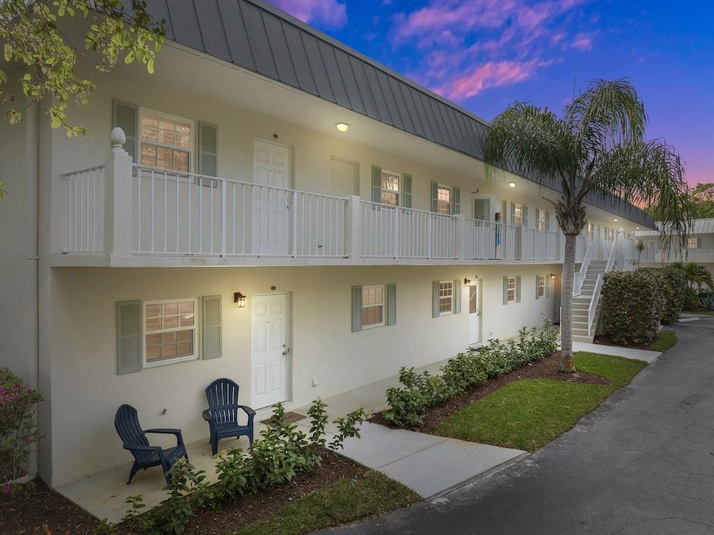 Foto de propiedad en 900 Jasmine Lane 10a, Vero Beach, FL 32963 Vero Beach con MLS# 