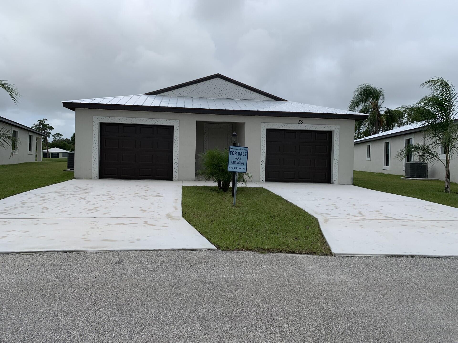 Foto de propiedad en 35 Lagos Del Norte, Fort Pierce, FL 34951 Fort Pierce con MLS# 