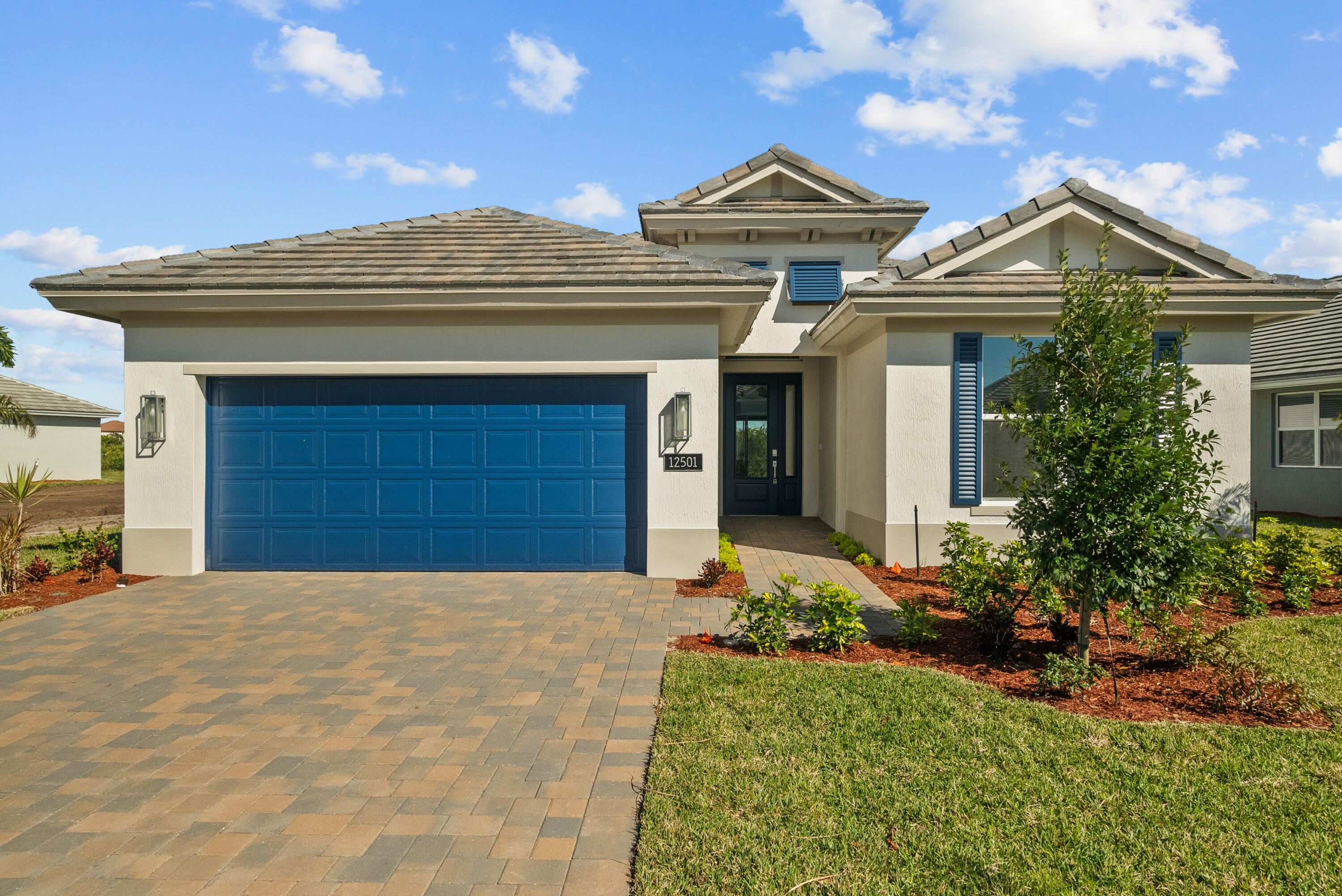 Foto de propiedad en 12501 SW Sunrise Lk Terrace, Port St. Lucie, FL 34987 Port St. Lucie con MLS# 