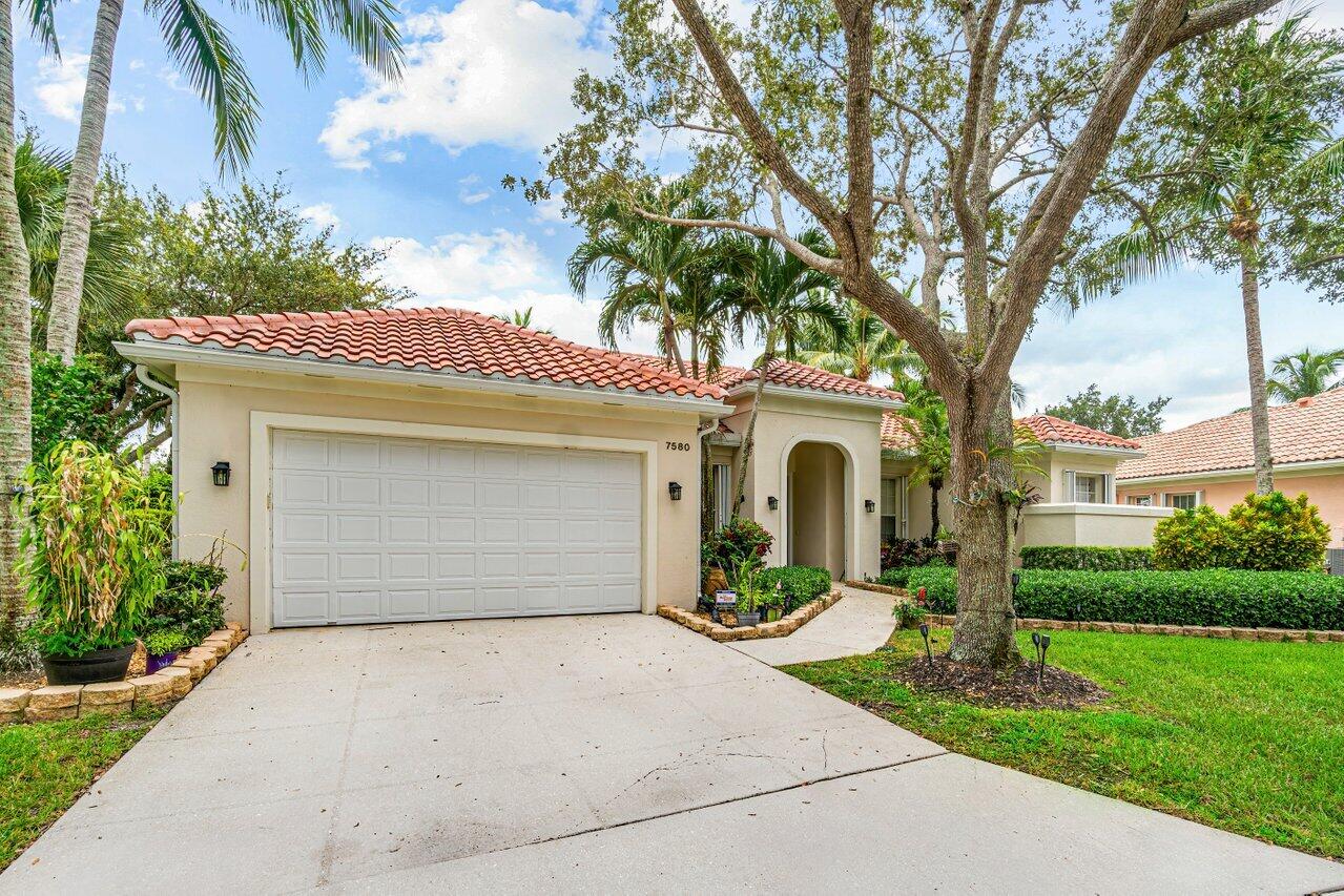 Foto de propiedad en 7580 Red River Road, West Palm Beach, FL 33411 West Palm Beach con MLS# 