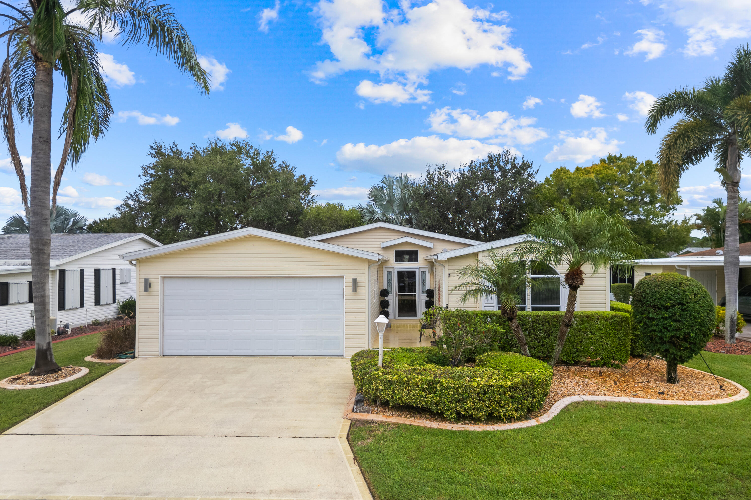 Foto de propiedad en 2945 Eagles Nest Way, Port St. Lucie, FL 34952 Port St. Lucie con MLS# 