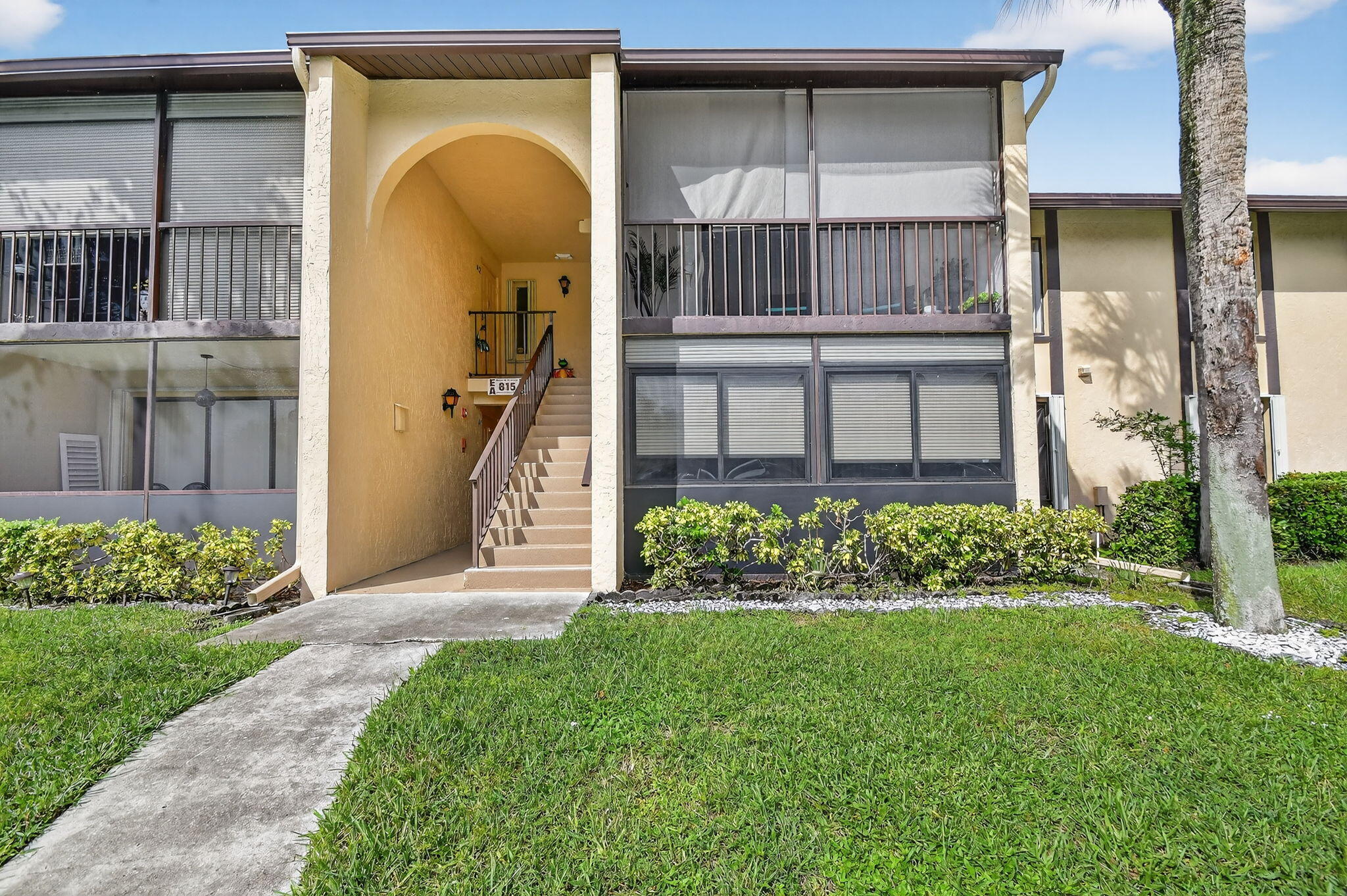 Foto de propiedad en 815 Sky Pine Way B1, Greenacres, FL 33415 Greenacres con MLS# 