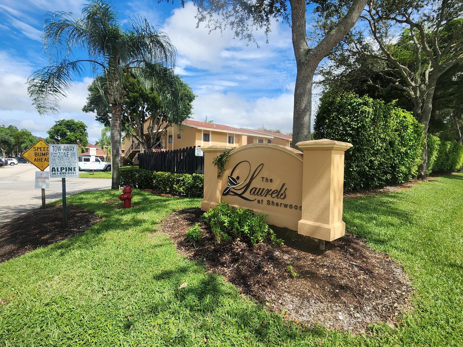 Foto de propiedad en 6013 10th Avenue N 208, Greenacres, FL 33463 Greenacres con MLS# 