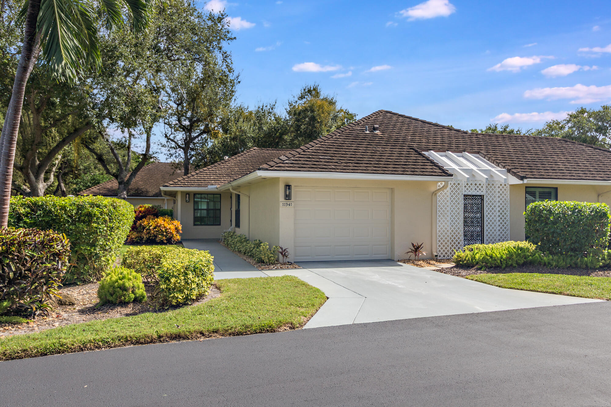 Foto de propiedad en 11341 Briarwood Place, North Palm Beach, FL 33408 North Palm Beach con MLS# 