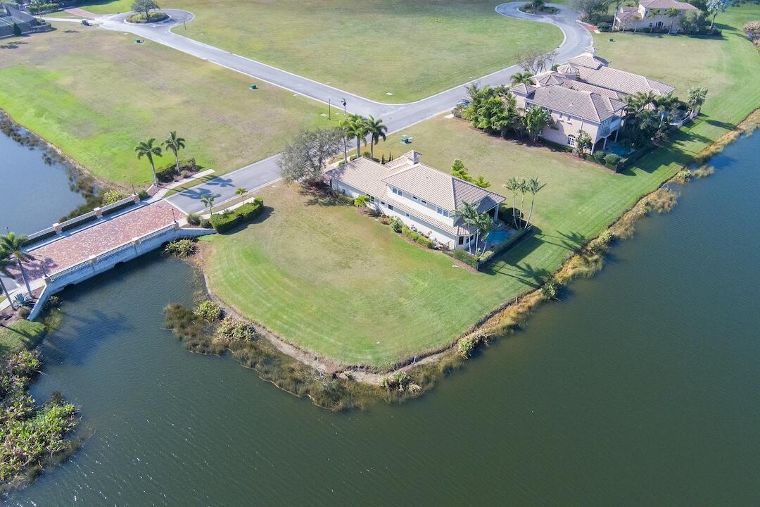Foto de propiedad en 152 SE Santa Gardenia, Port St. Lucie, FL 34984 Port St. Lucie con MLS# 