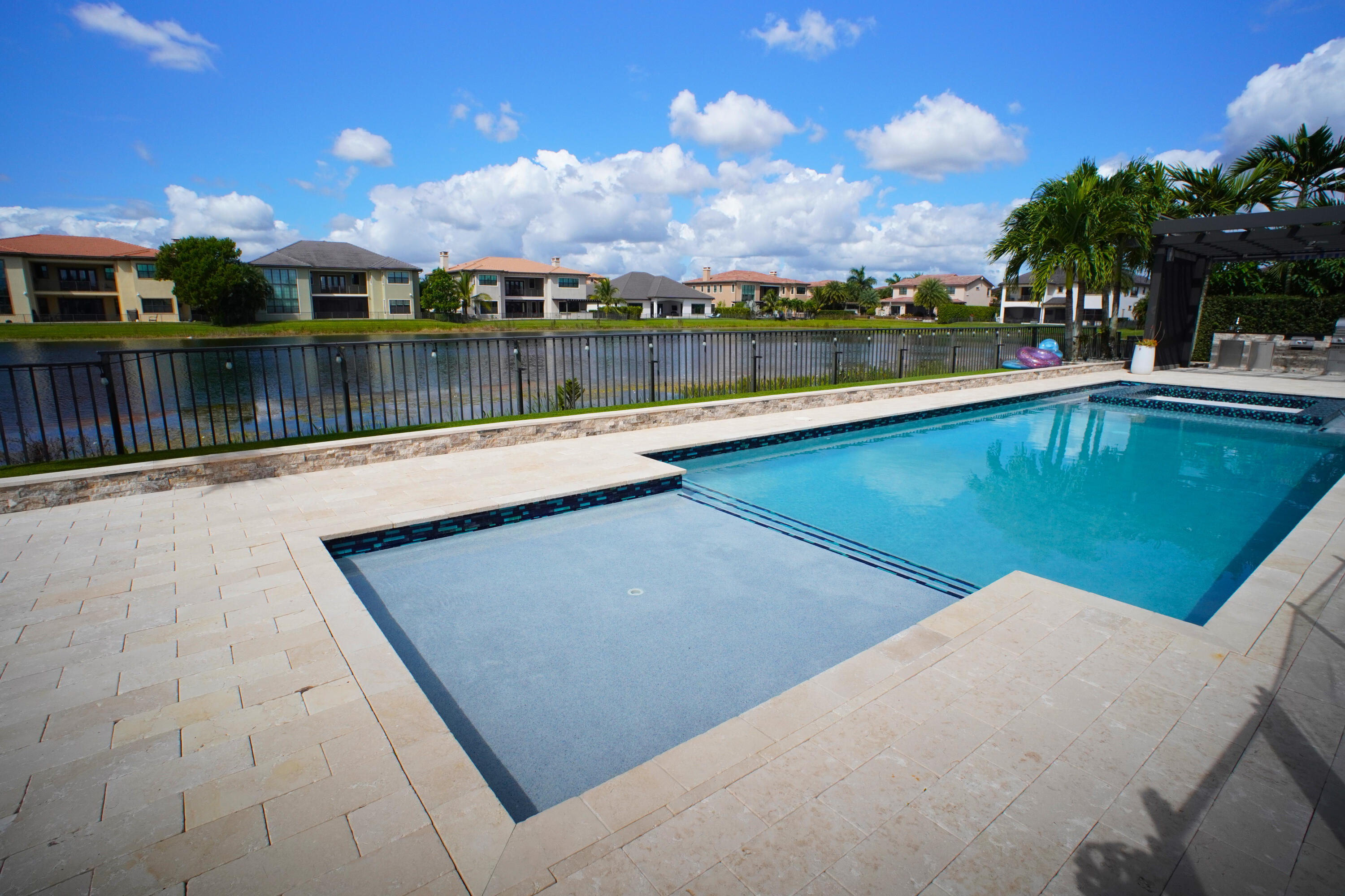Foto de propiedad en 8965 Watercrest Circle E, Parkland, FL 33076 Parkland con MLS# 