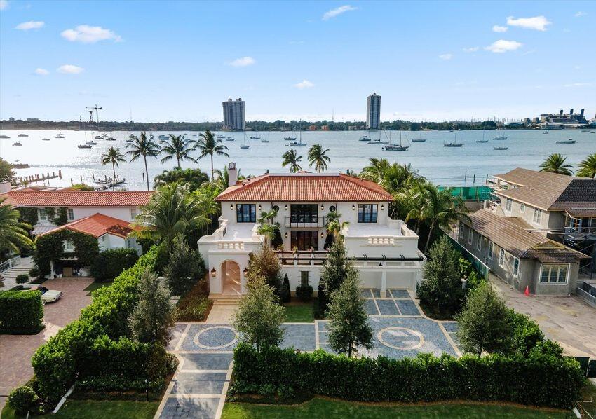 Foto de propiedad en 1260 N Lake Way, Palm Beach, FL 33480 Palm Beach con MLS# 
