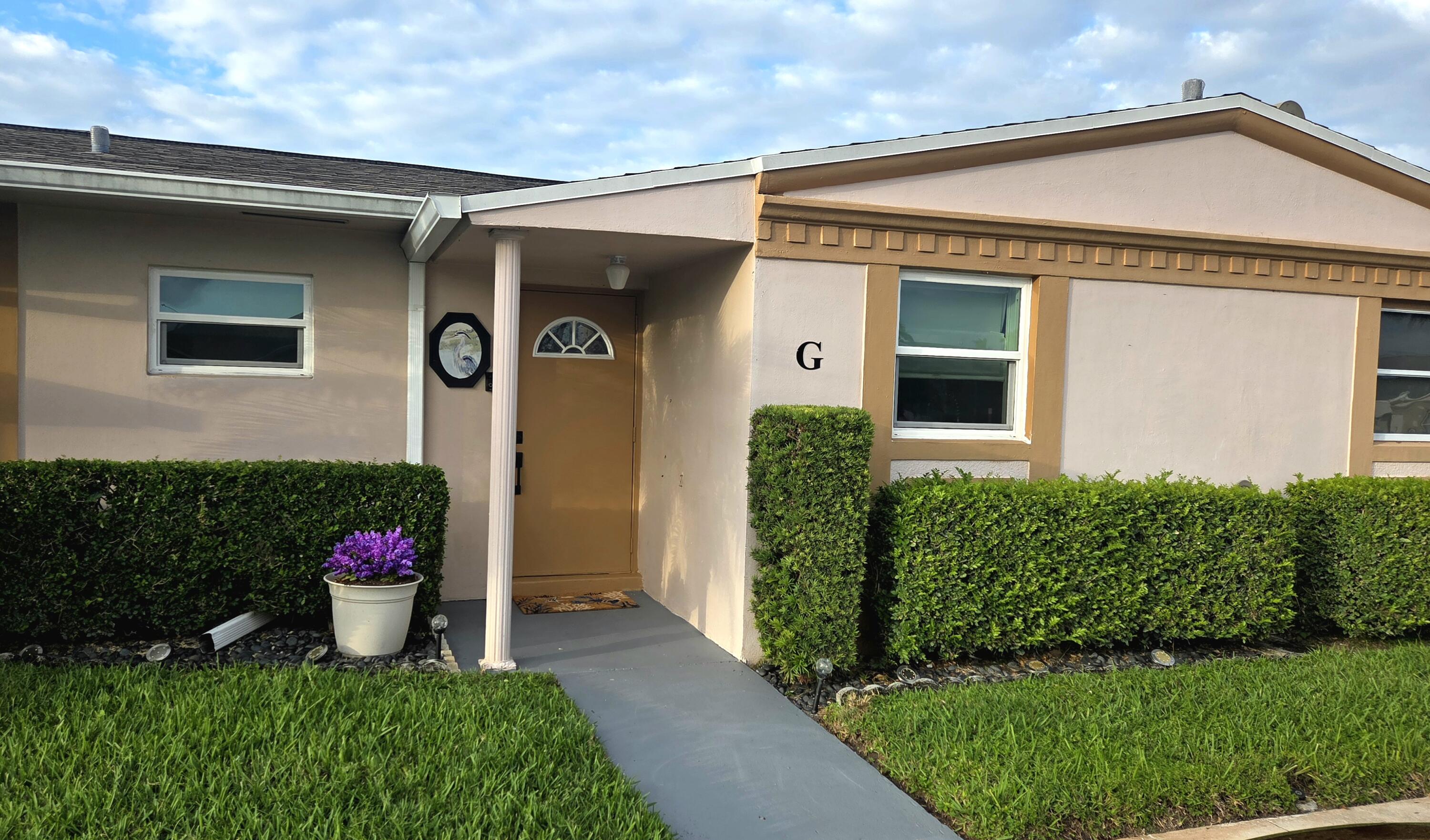 Foto de propiedad en 2568 Dudley Drive E G, West Palm Beach, FL 33415 West Palm Beach con MLS# 