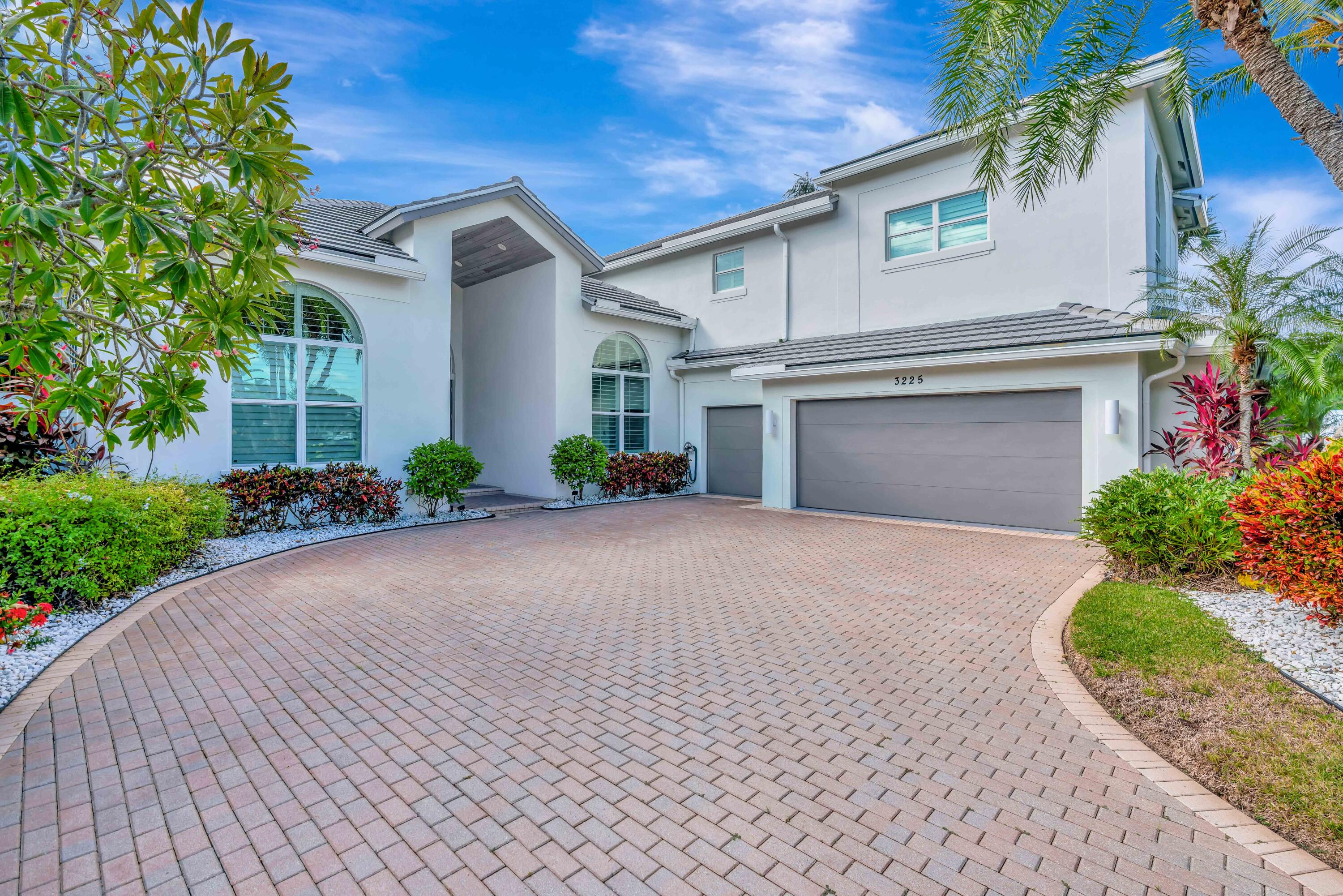 Foto de propiedad en 3225 SE Braemar Way, Port St. Lucie, FL 34952 Port St. Lucie con MLS# 