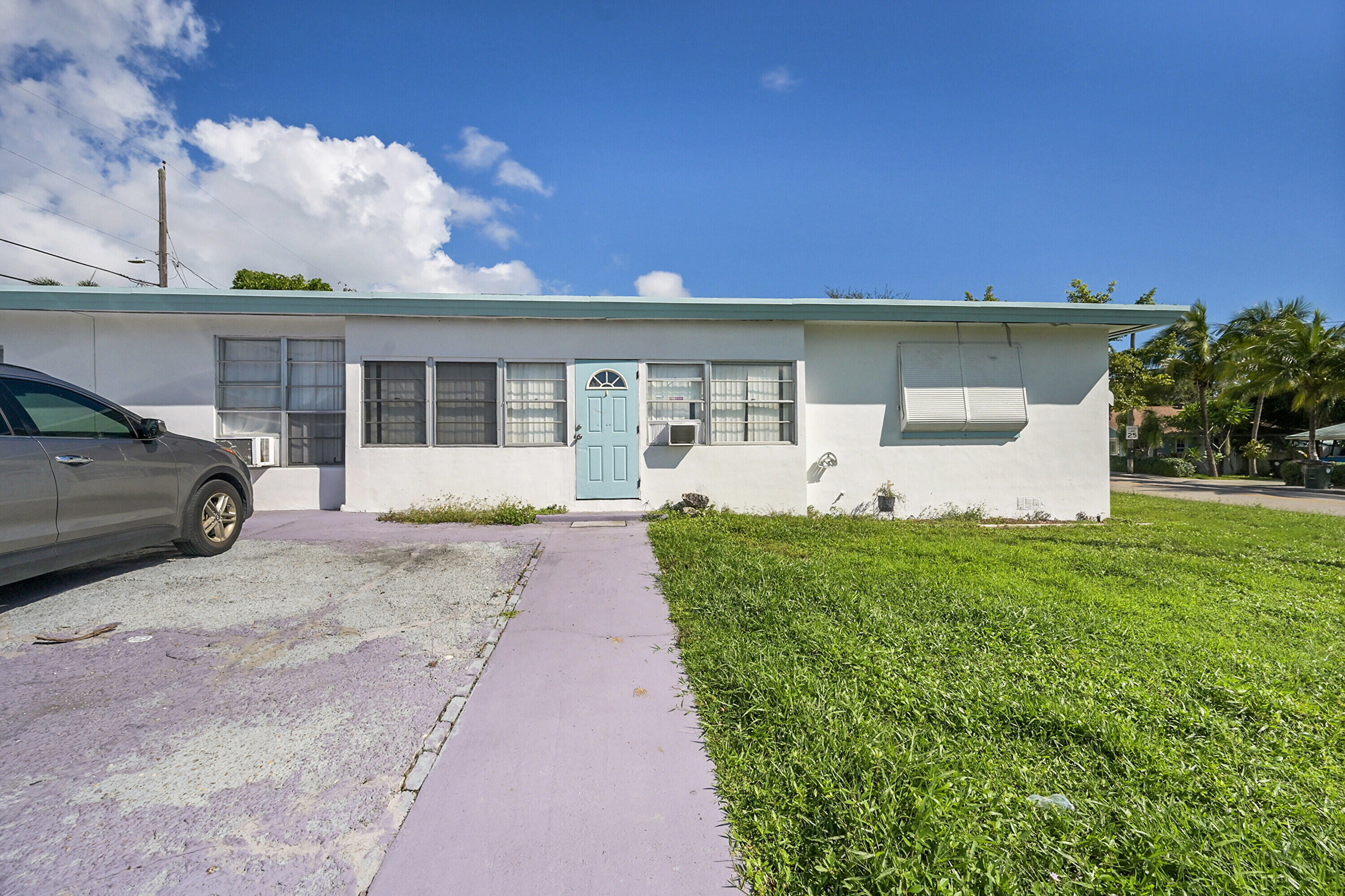 Foto de propiedad en 721 N A Street, Lake Worth Beach, FL 33460 Lake Worth Beach con MLS# 