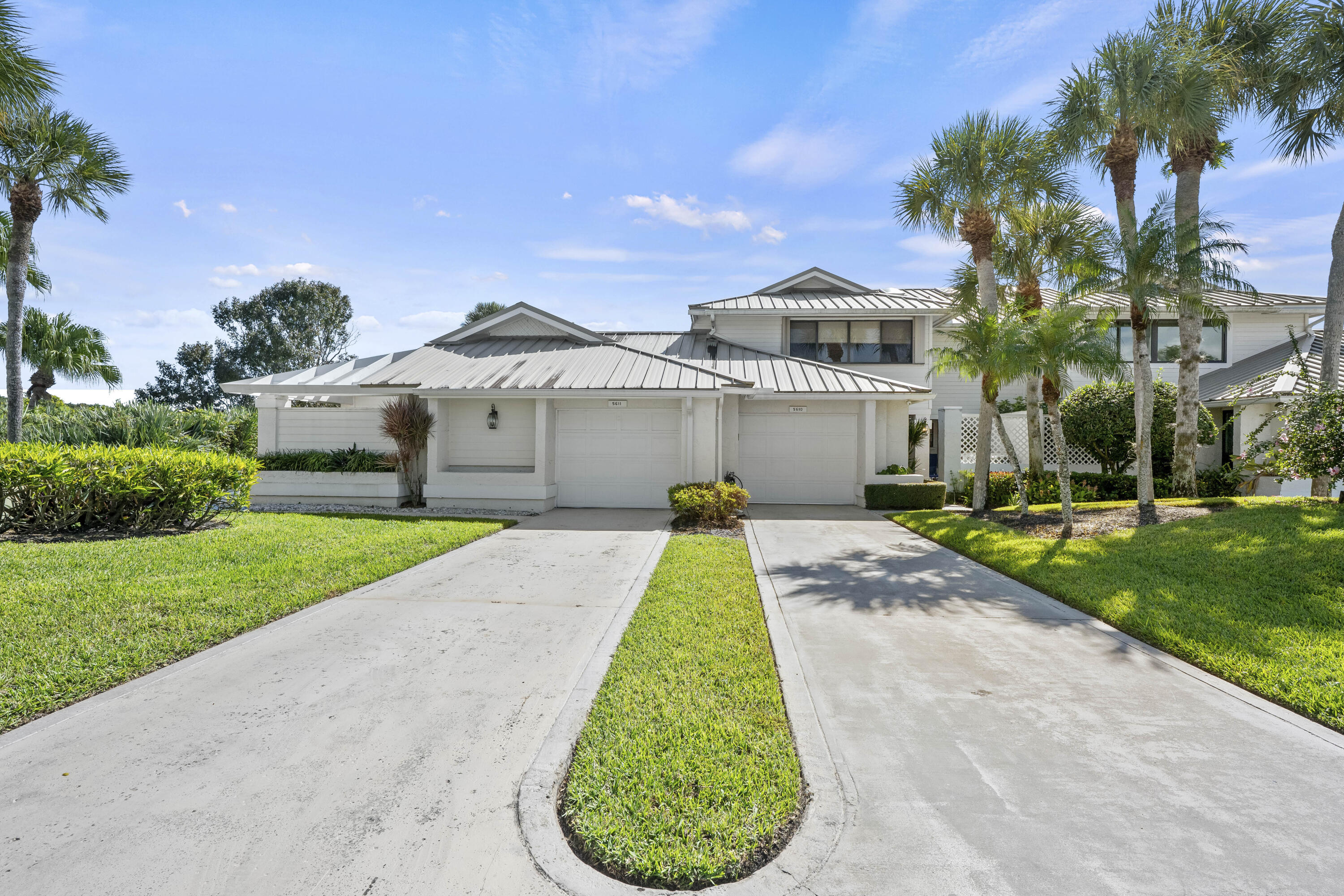 Foto de propiedad en 5610 SE Foxcross Place, Stuart, FL 34997 Stuart con MLS# 