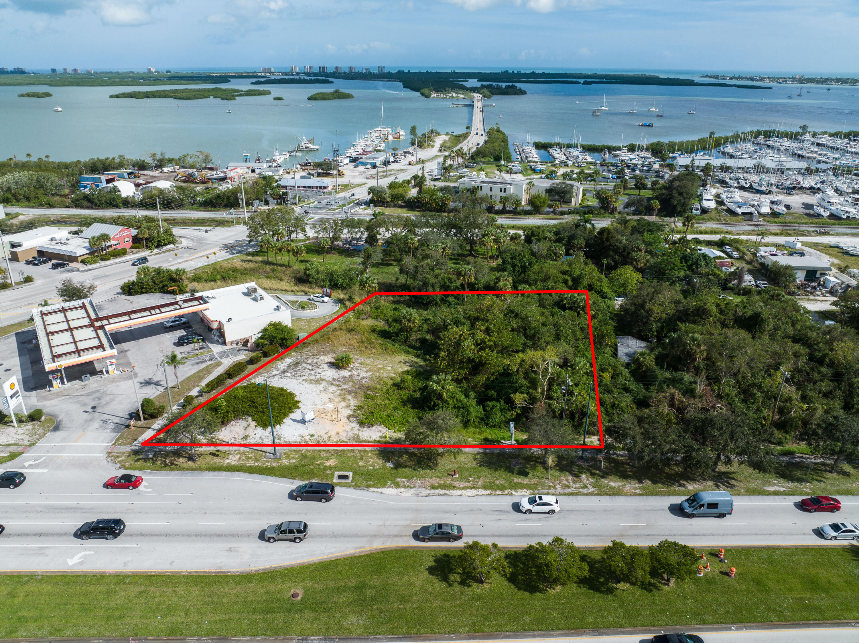 Foto de propiedad en 1988 N Us Hwy 1, Fort Pierce, FL 34946 Fort Pierce con MLS# 