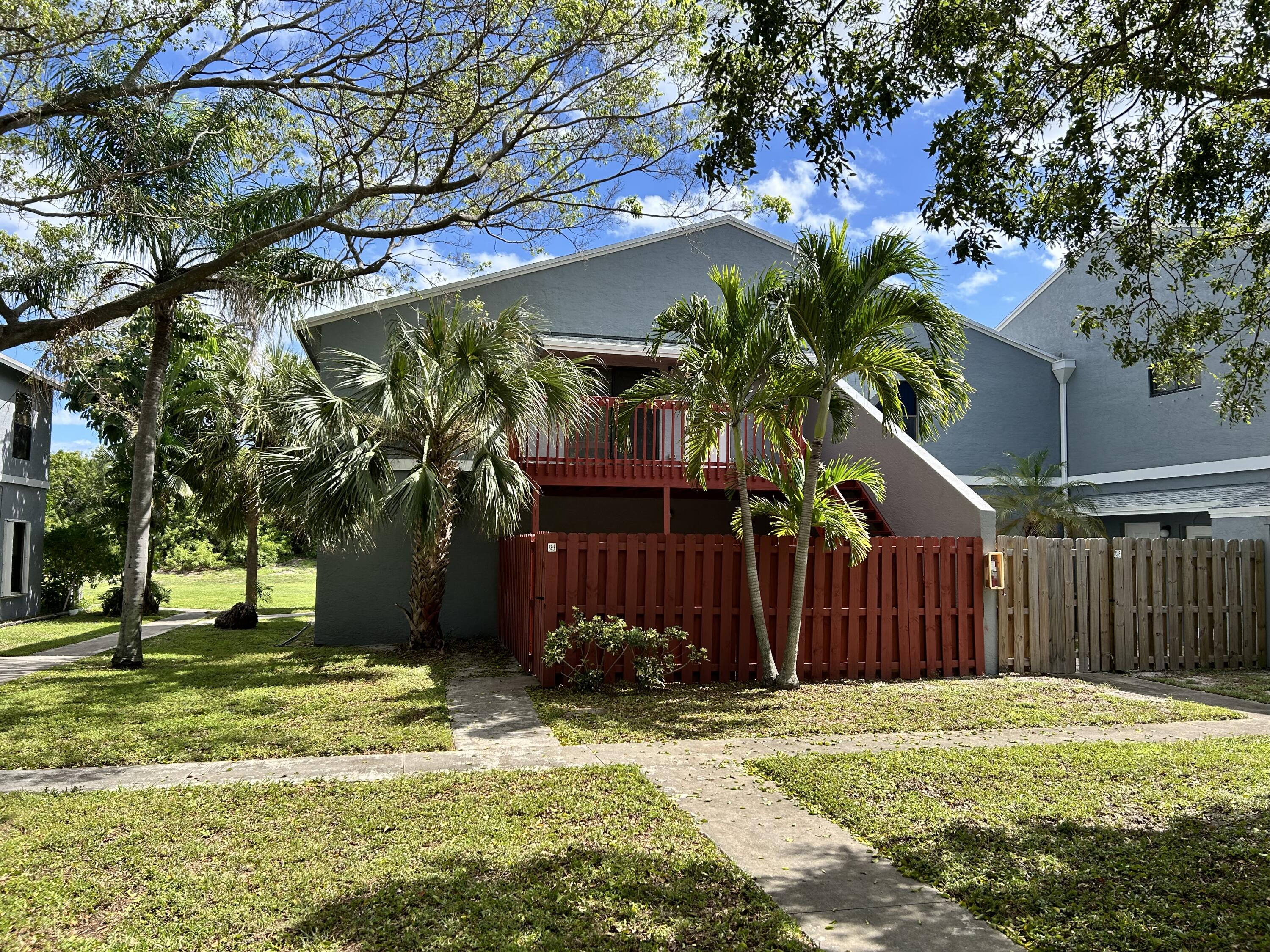 Foto de propiedad en 23 Crossings Circle E, Boynton Beach, FL 33435 Boynton Beach con MLS# 
