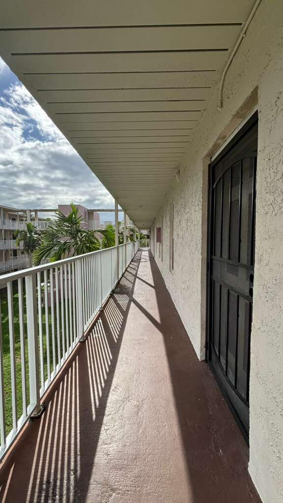 Foto de propiedad en 2800 NW 56th Avenue B306, Lauderhill, FL 33313 Lauderhill con MLS# 