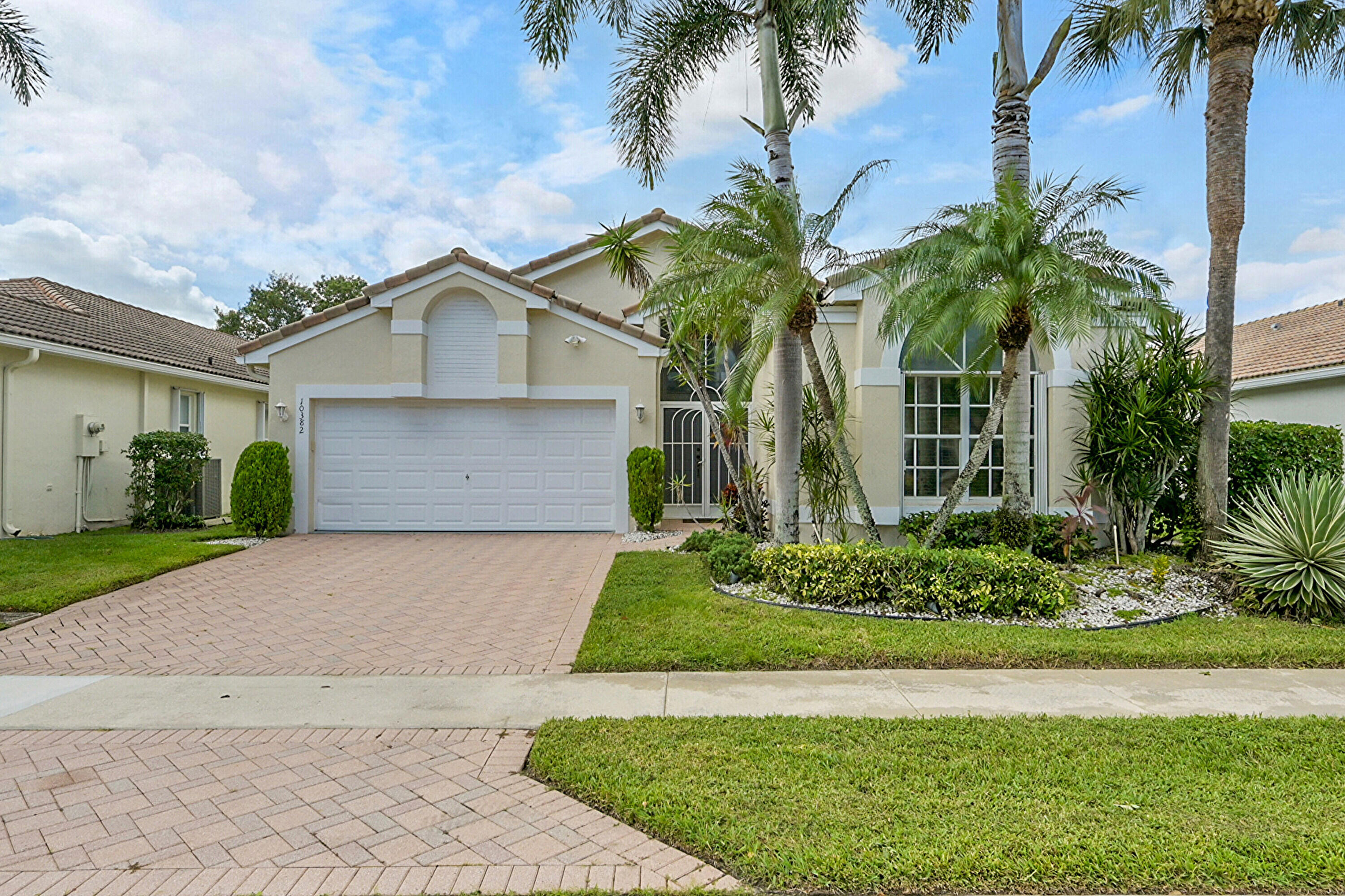 Foto de propiedad en 10382 Utopia Circle E, Boynton Beach, FL 33437 Boynton Beach con MLS# 