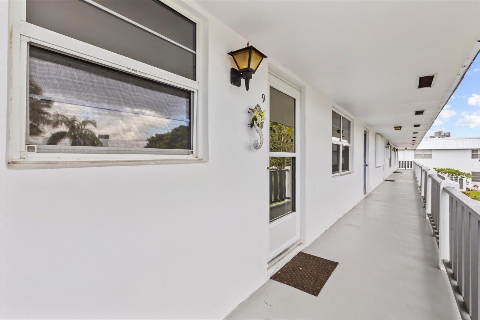 Foto de propiedad en 2929 SE Ocean Boulevard 130-9, Stuart, FL 34996 Stuart con MLS# 
