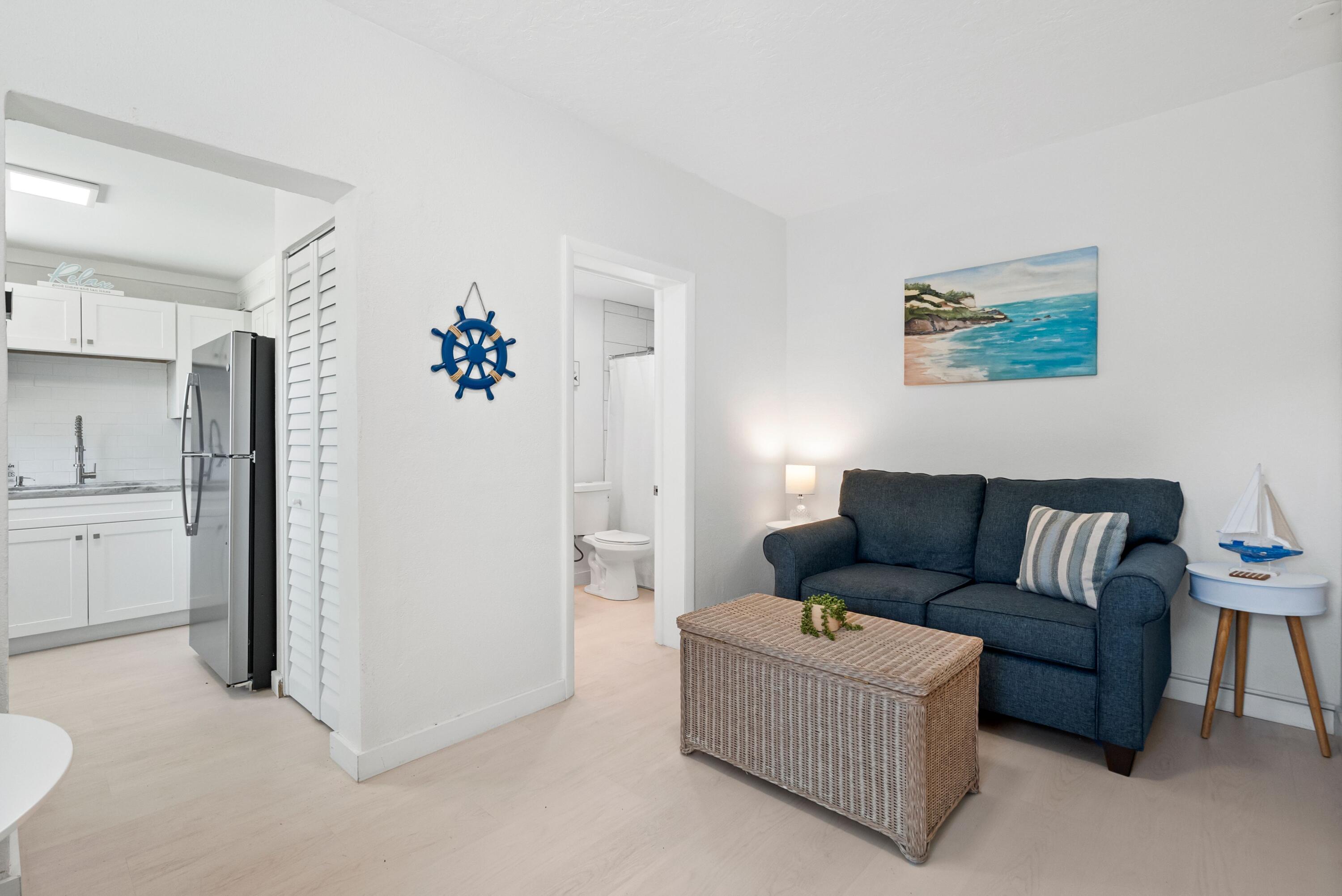 Foto de propiedad en 670 Hernando Street E, Fort Pierce, FL 34949 Fort Pierce con MLS# 