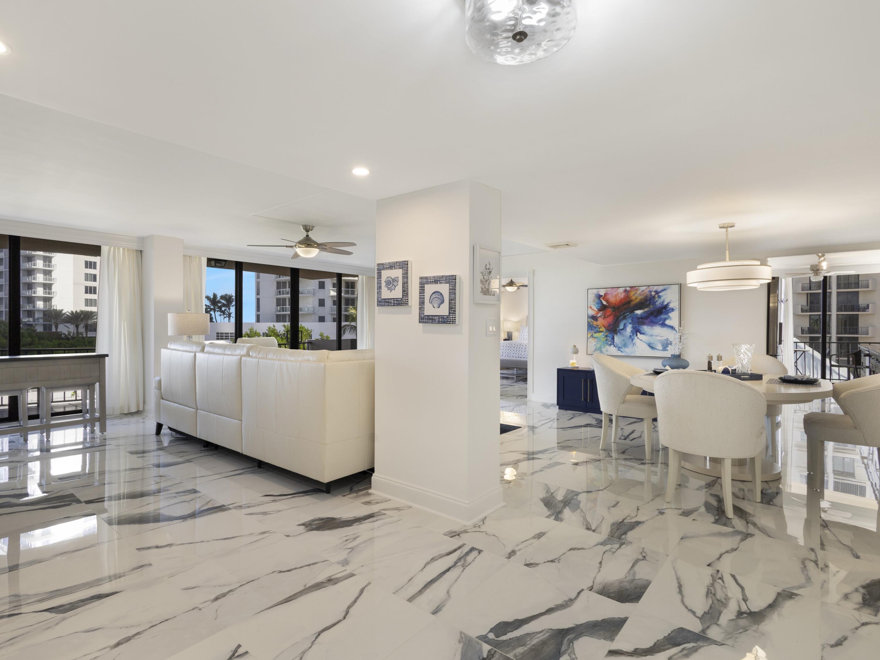 Foto de propiedad en 4200 N Ocean Drive 2-301, Singer Island, FL 33404 Singer Island con MLS# 