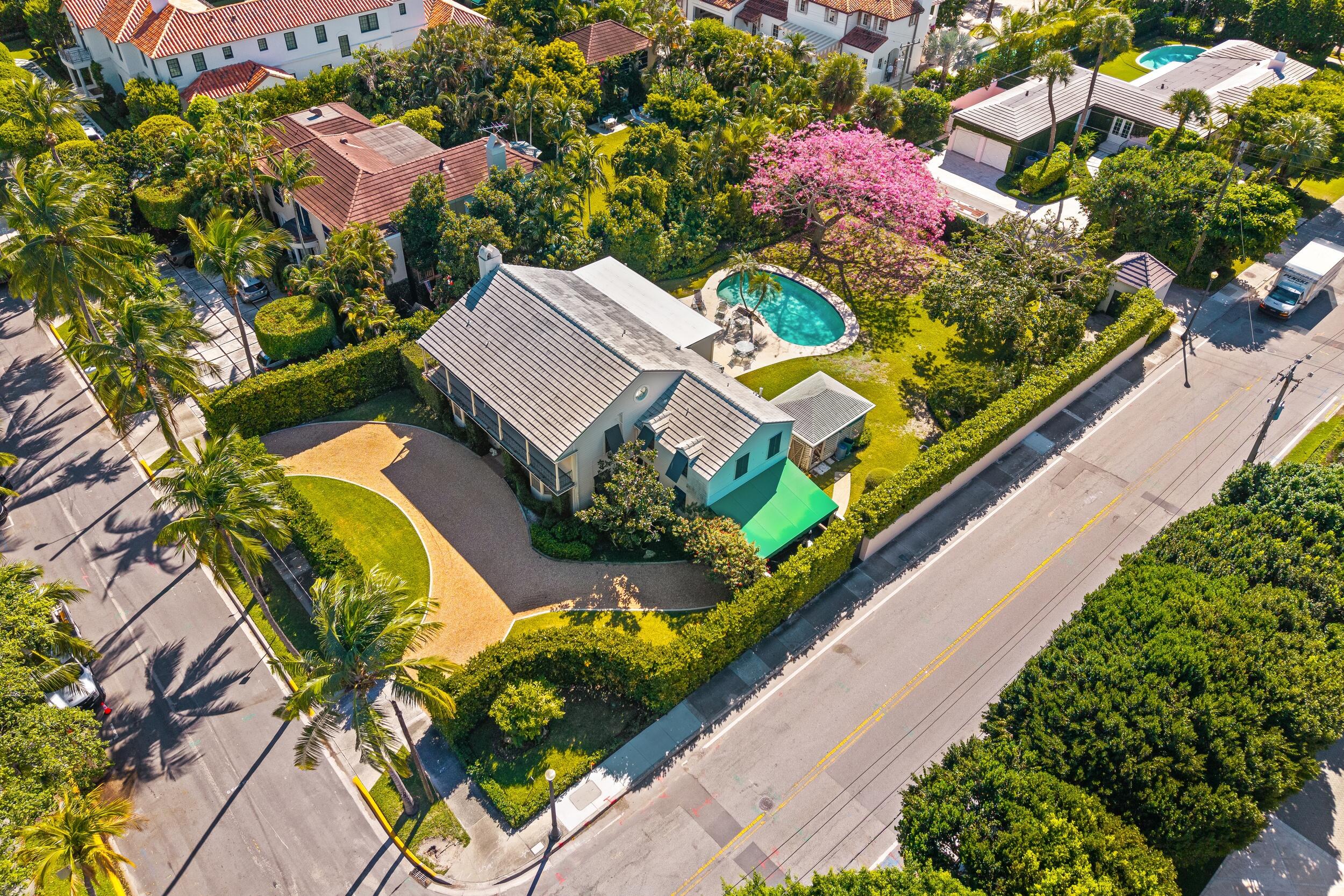 Foto de propiedad en 334 Barton Avenue, Palm Beach, FL 33480 Palm Beach con MLS# 