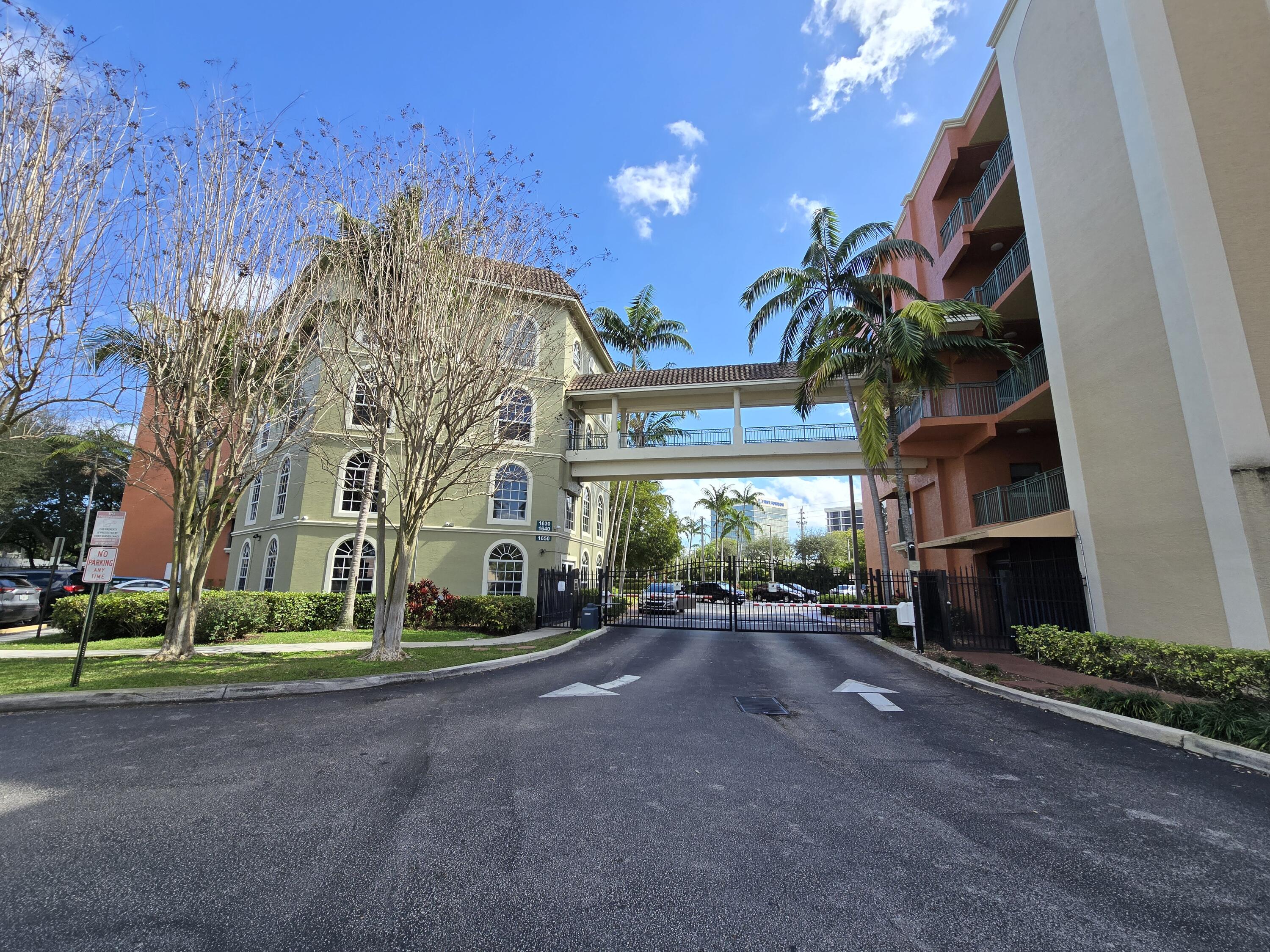 Foto de propiedad en 1640 Presidential Way 403, West Palm Beach, FL 33401 West Palm Beach con MLS# 