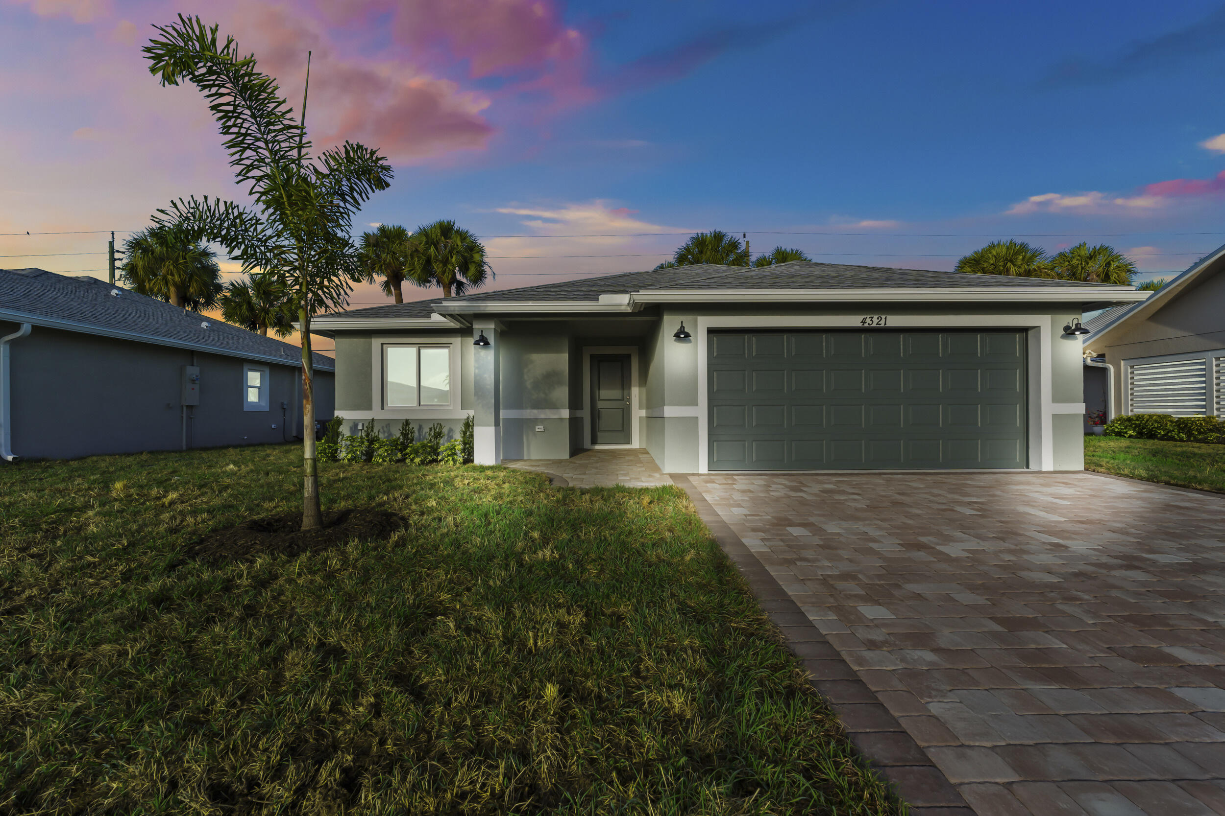 Foto de propiedad en 4321 SW 15th Way, Okeechobee, FL 34974 Okeechobee con MLS# 