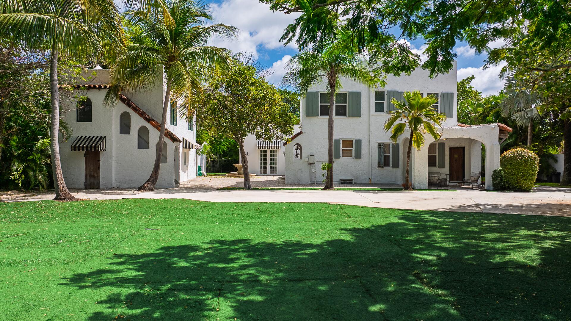 Foto de propiedad en 717 Forest Hill Boulevard, West Palm Beach, FL 33405 West Palm Beach con MLS# 