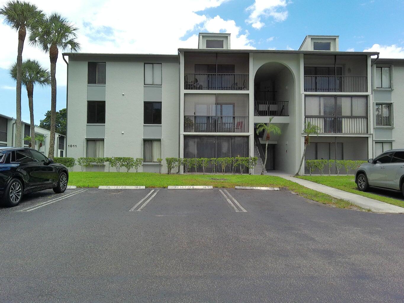 Foto de propiedad en 1011 Green Pine Boulevard D2, West Palm Beach, FL 33409 West Palm Beach con MLS# 
