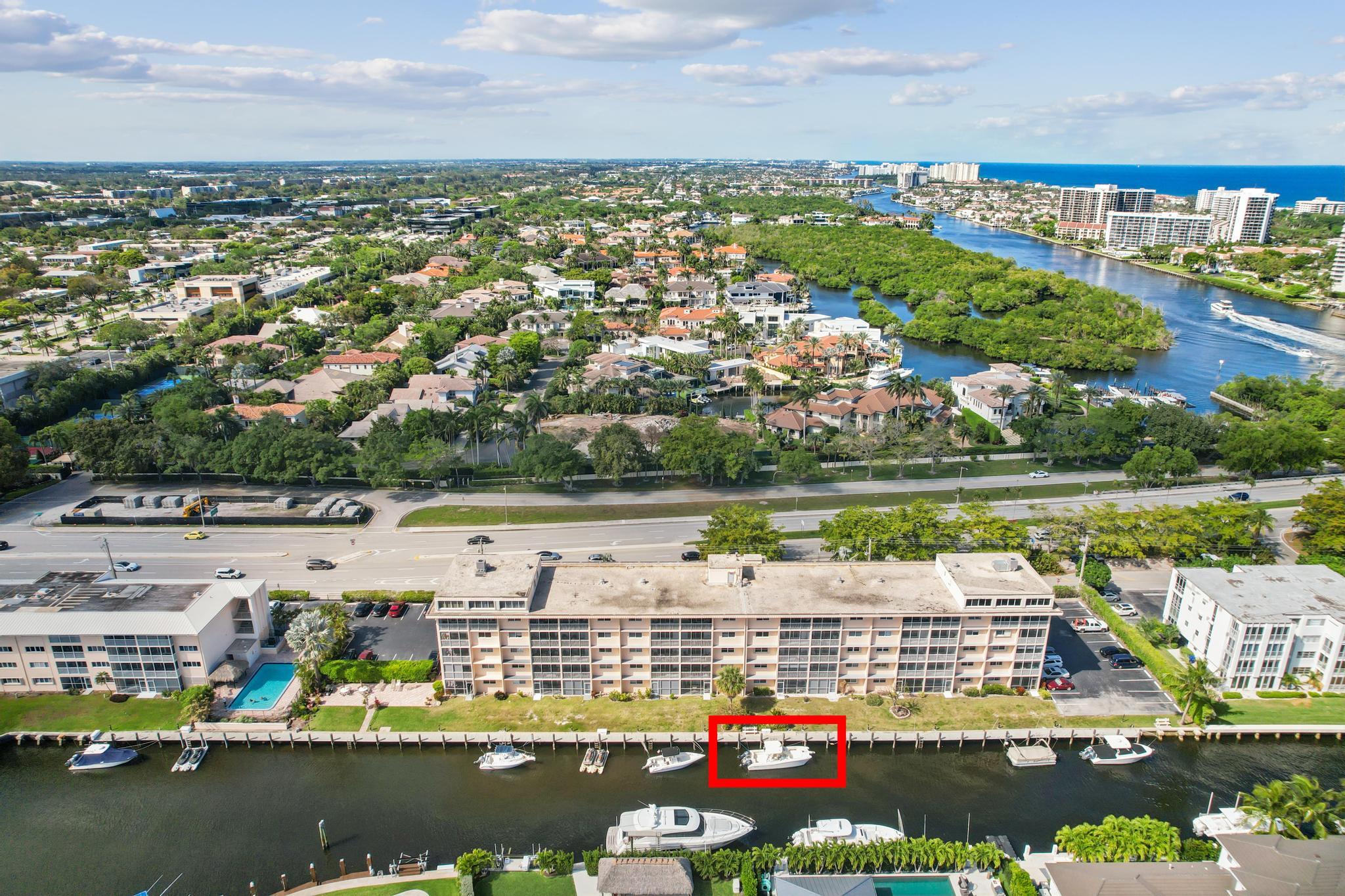 Foto de propiedad en 750 NE Spanish River Boulevard 103, Boca Raton, FL 33431 Boca Raton con MLS# 