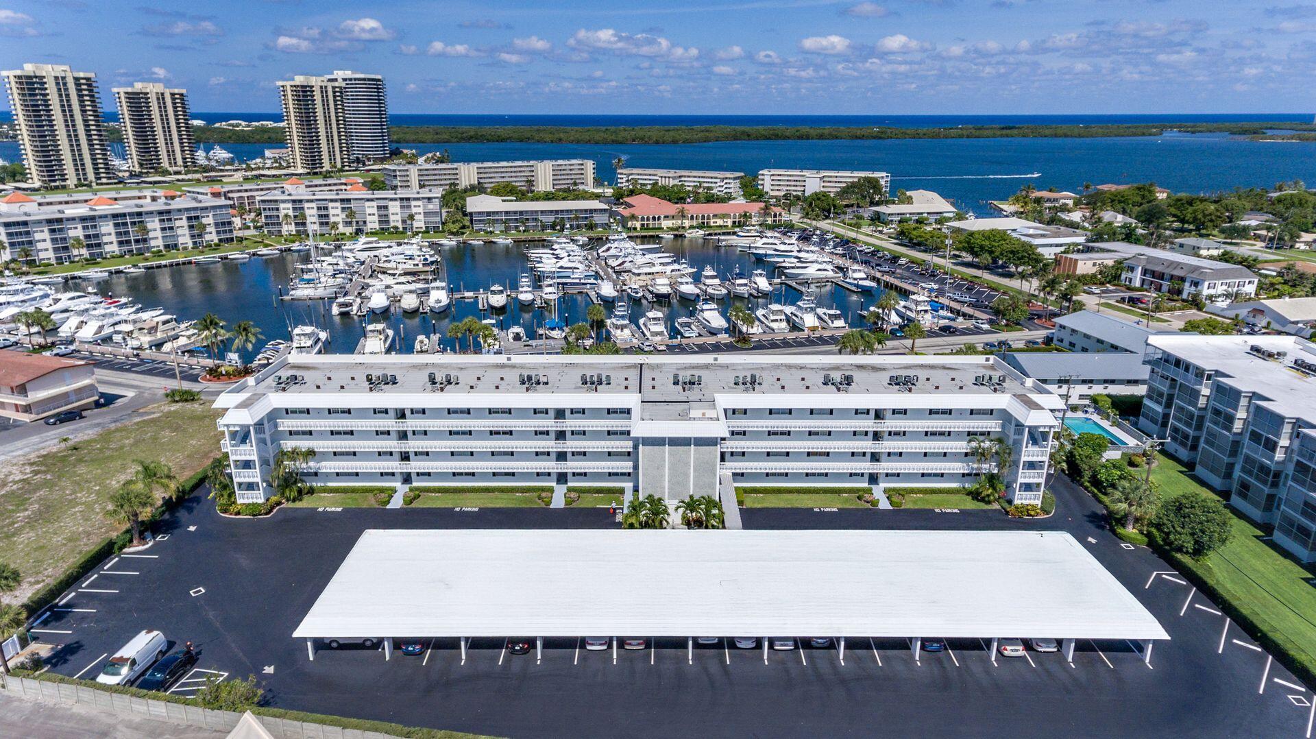 Foto de propiedad en 907 Marina Drive 402, North Palm Beach, FL 33408 North Palm Beach con MLS# 