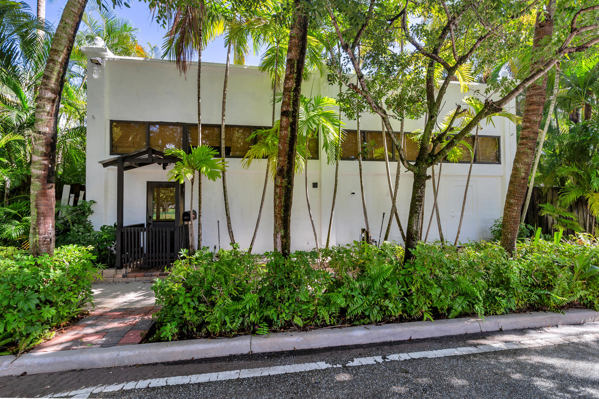 Foto de propiedad en 1412 Lake Avenue, West Palm Beach, FL 33401 West Palm Beach con MLS# 