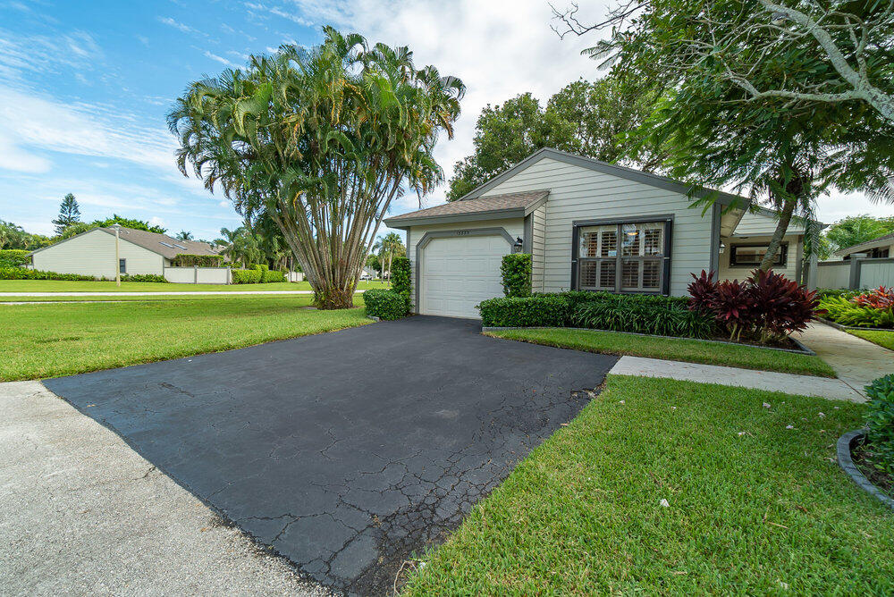 Foto de propiedad en 13335 Bedford Mews Court, Wellington, FL 33414 Wellington con MLS# 