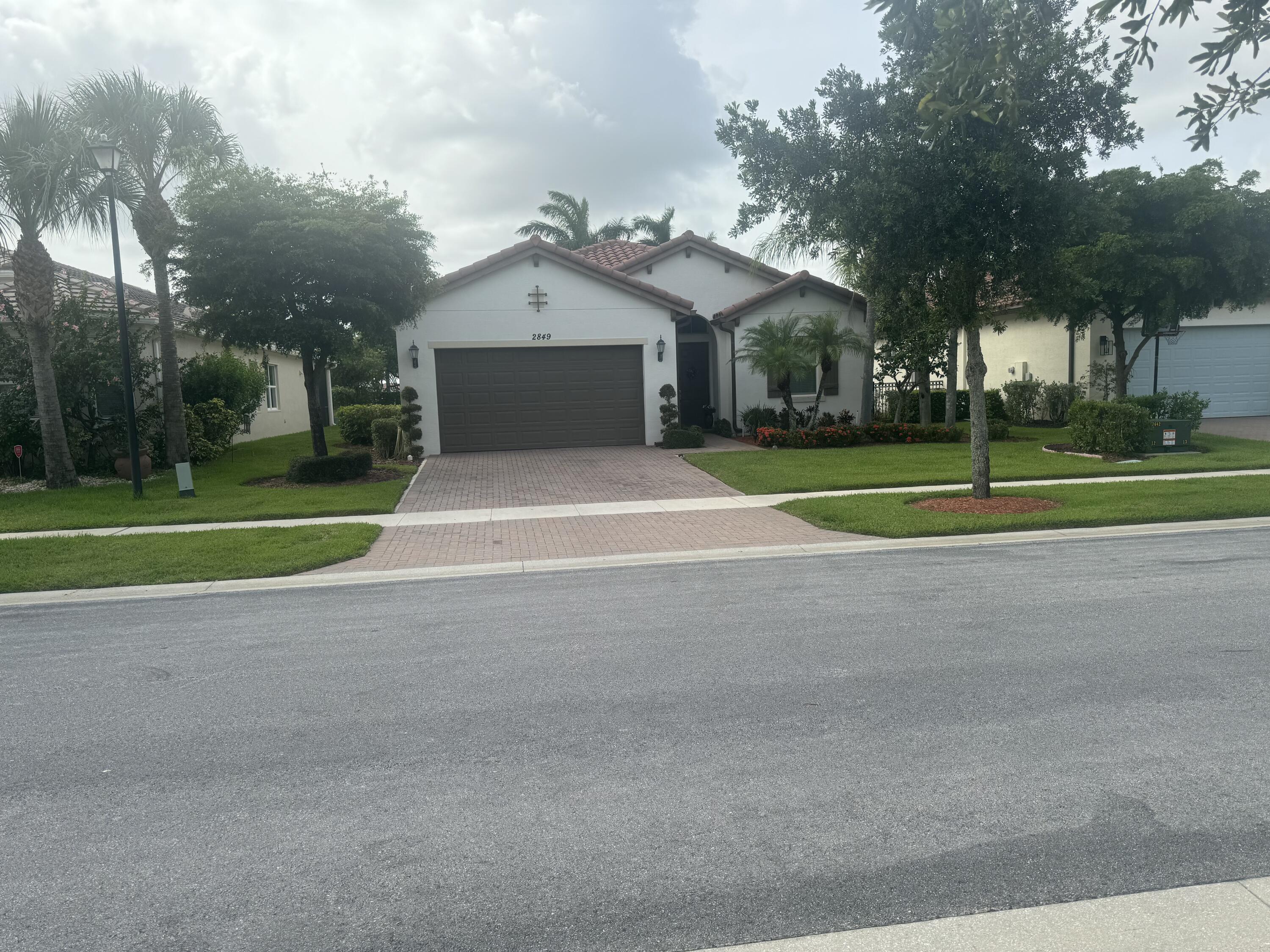 Foto de propiedad en 2849 Bellarosa Circle, Royal Palm Beach, FL 33411 Royal Palm Beach con MLS# 