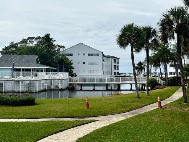 Foto de propiedad en 1550 NE Ocean Boulevard B101, Stuart, FL 34996 Stuart con MLS# 
