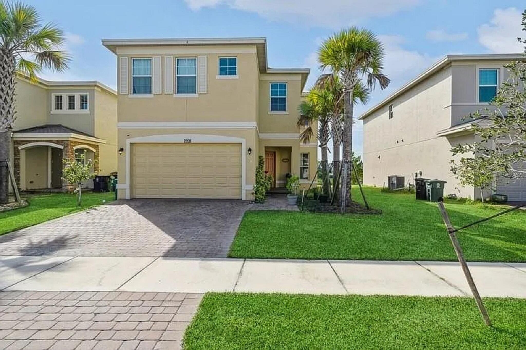 Foto de propiedad en 1998 NW Cataluna Circle, Port St. Lucie, FL 34986 Port St. Lucie con MLS# 