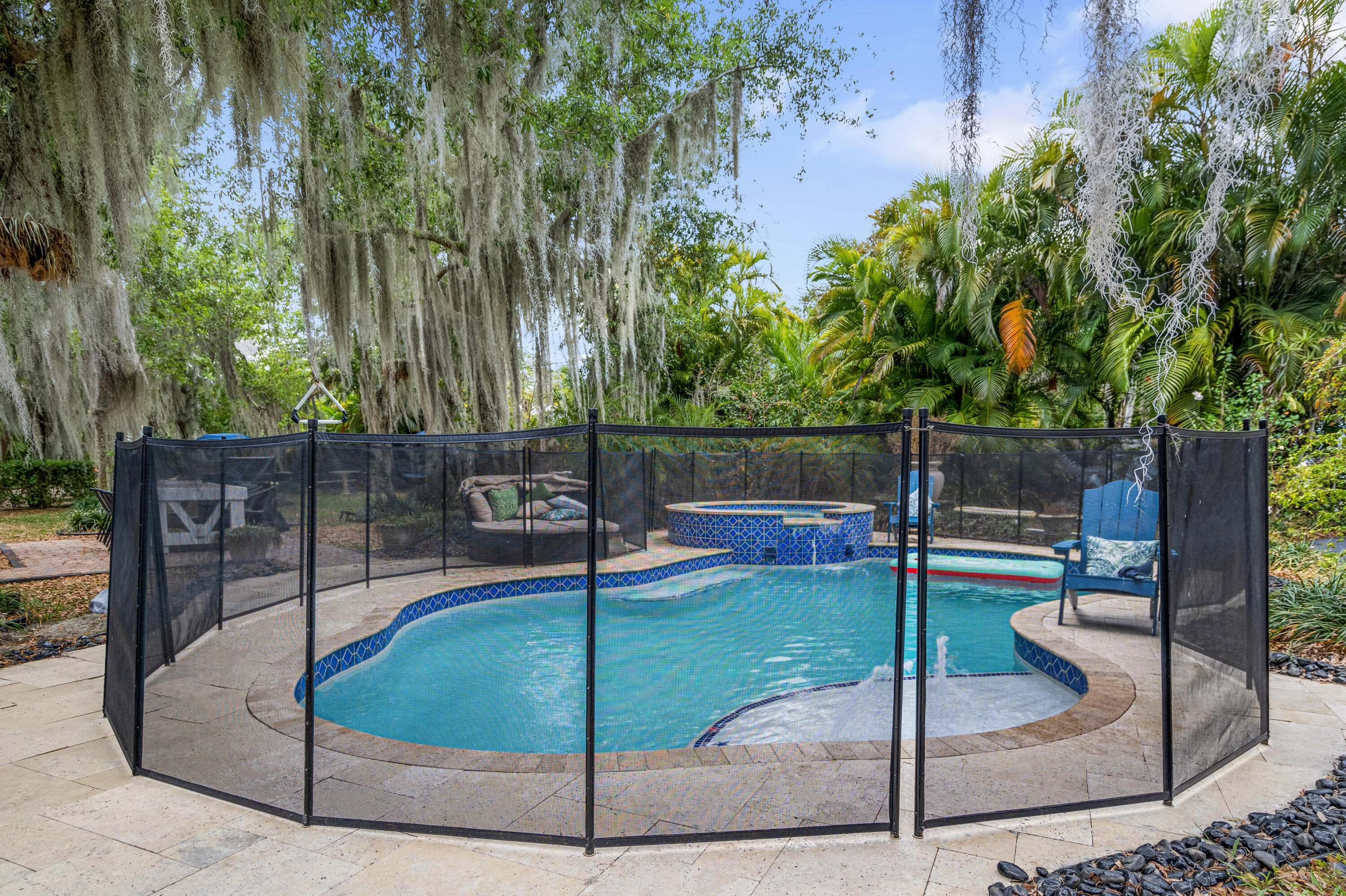 Foto de propiedad en 303 Lang Road, Cloud Lake, FL 33406 Cloud Lake con MLS# 