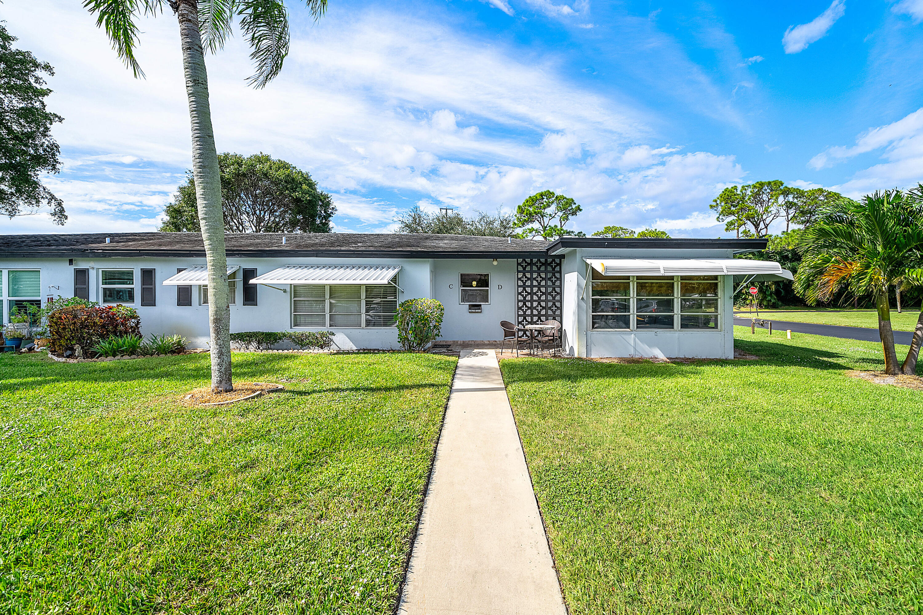 Foto de propiedad en 510 High Point Drive D, Delray Beach, FL 33445 Delray Beach con MLS# 