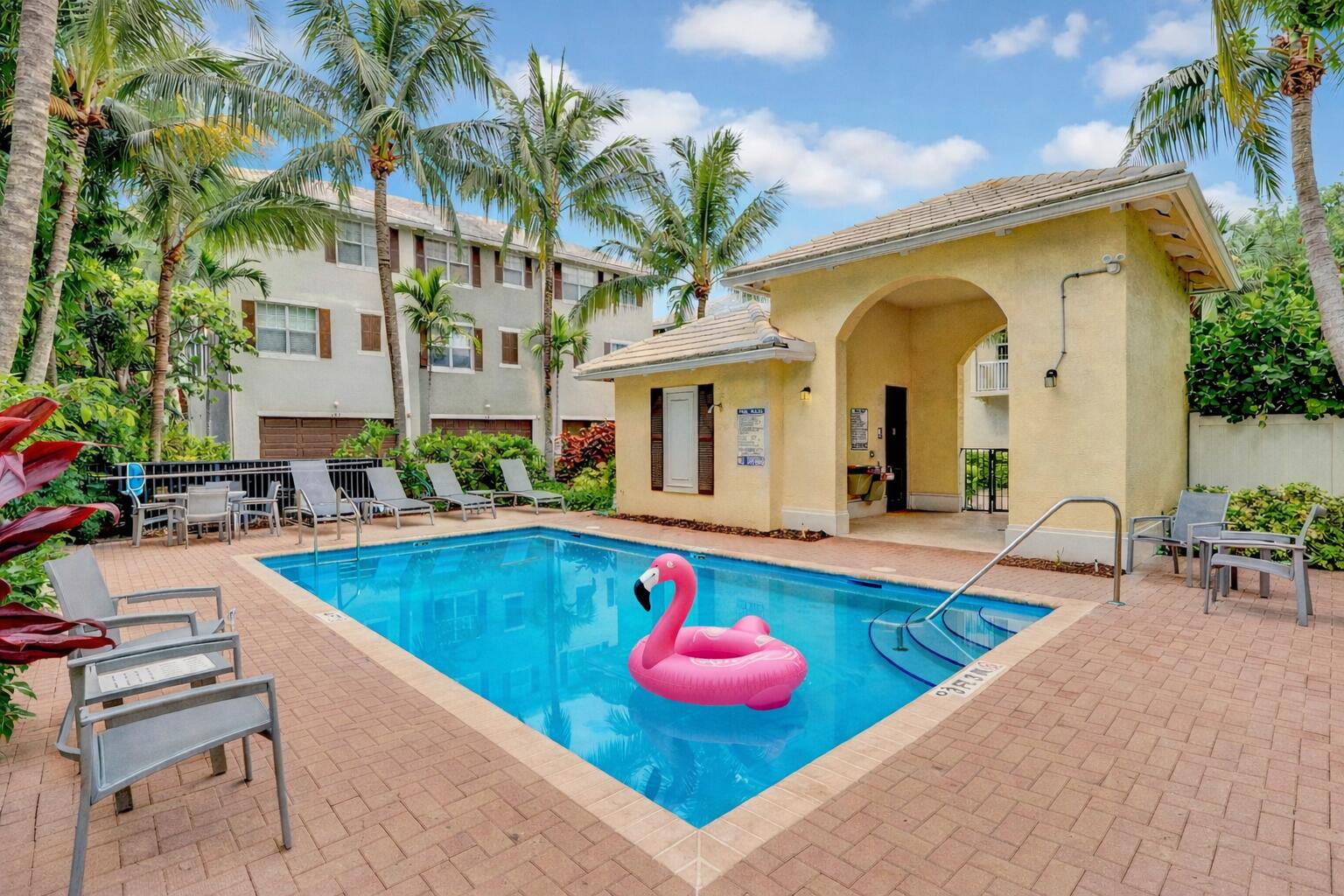 Foto de propiedad en 109 E Coda Circle, Delray Beach, FL 33444 Delray Beach con MLS# 