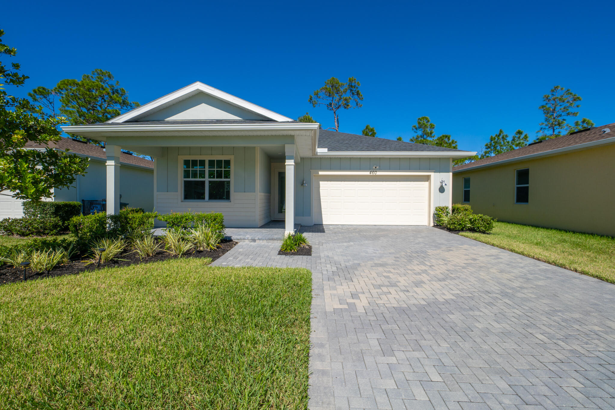 Foto de propiedad en 460 Veridian Circle NW, Palm Bay, FL 32907 Palm Bay con MLS# 