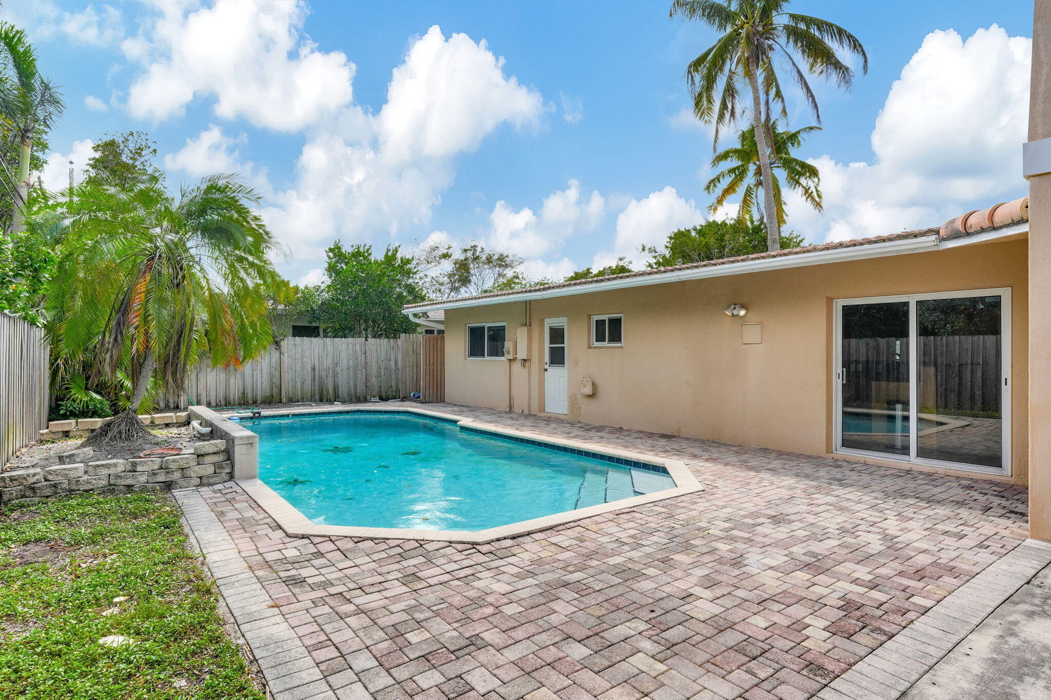Foto de propiedad en 1300 NE 26th Avenue NE, Pompano Beach, FL 33062 Pompano Beach con MLS# 