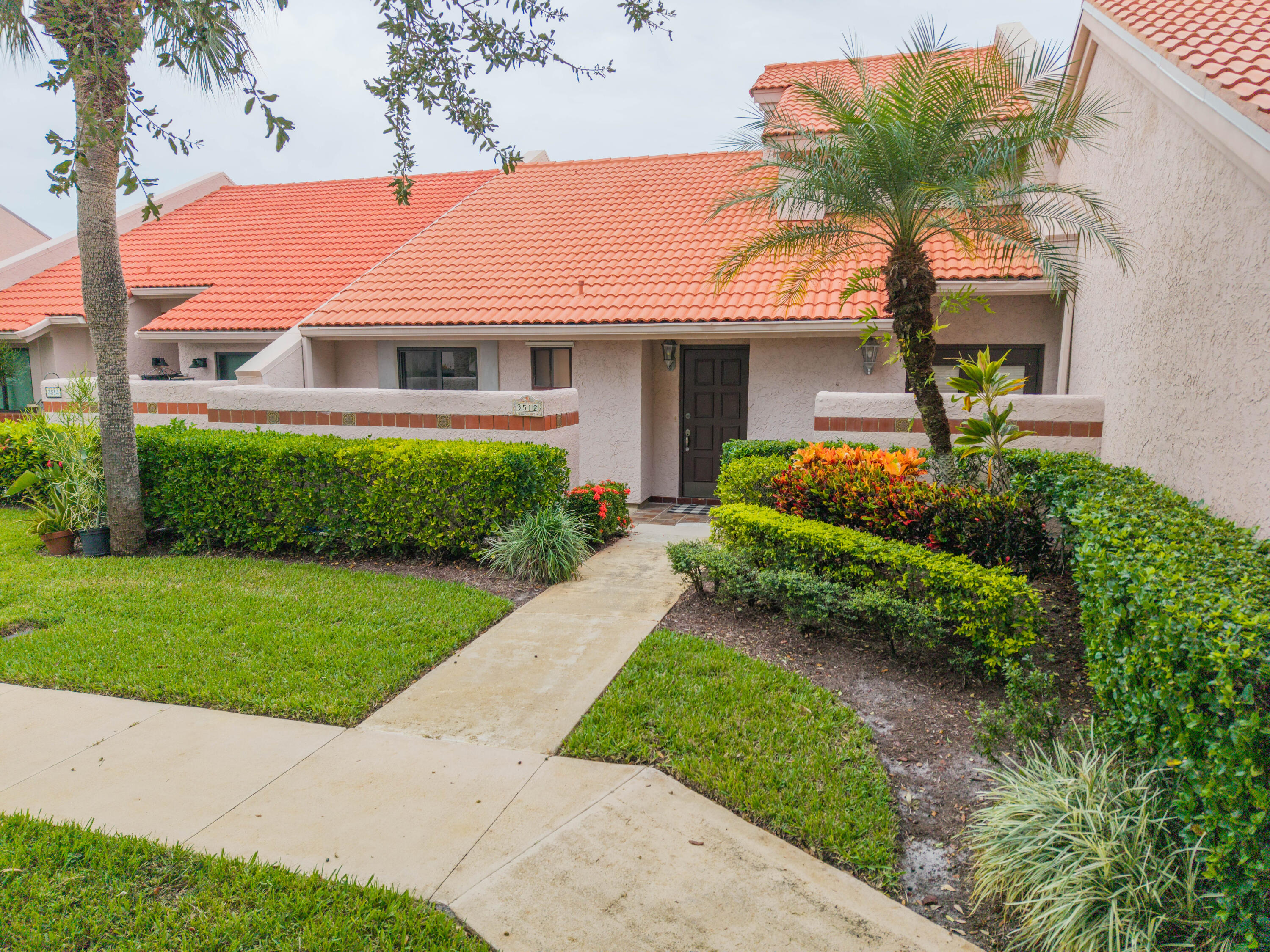 Foto de propiedad en 3512 SE Sandpiper Circle, Port St. Lucie, FL 34952 Port St. Lucie con MLS# 