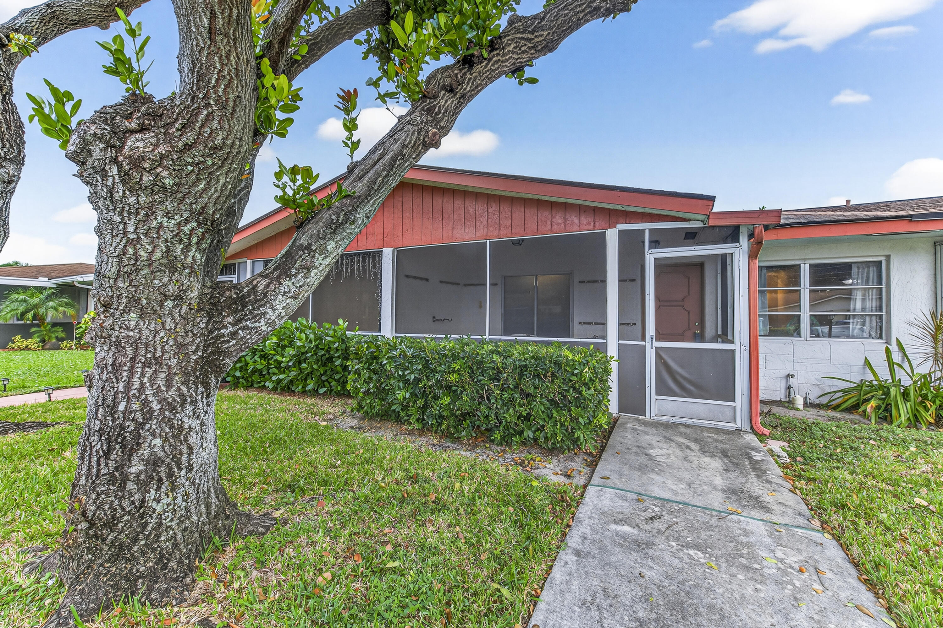Foto de propiedad en 14236 Campanelli Drive, Delray Beach, FL 33484 Delray Beach con MLS# 