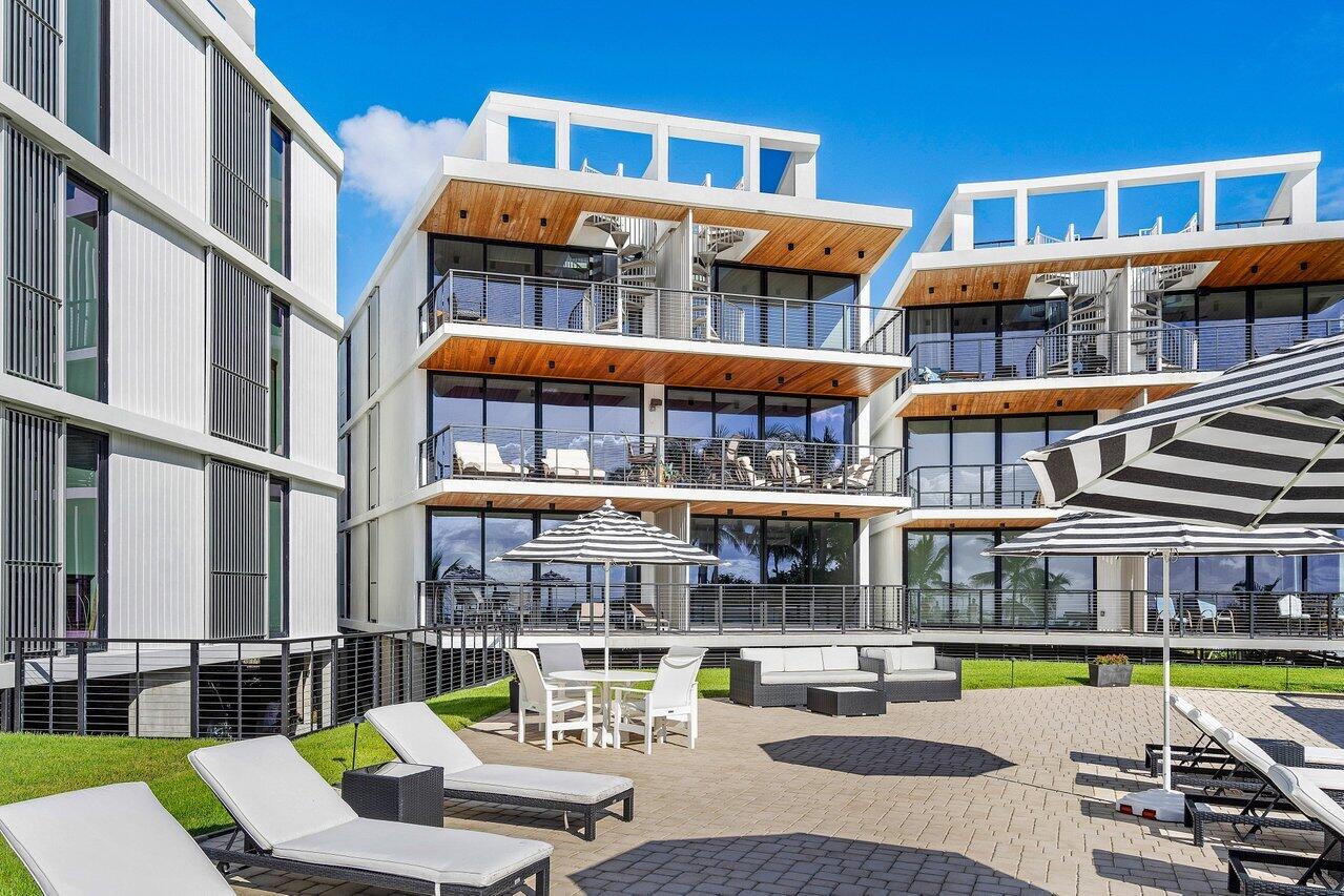 Foto de propiedad en 106 Inlet Way 304, Palm Beach Shores, FL 33404 Palm Beach Shores con MLS# 