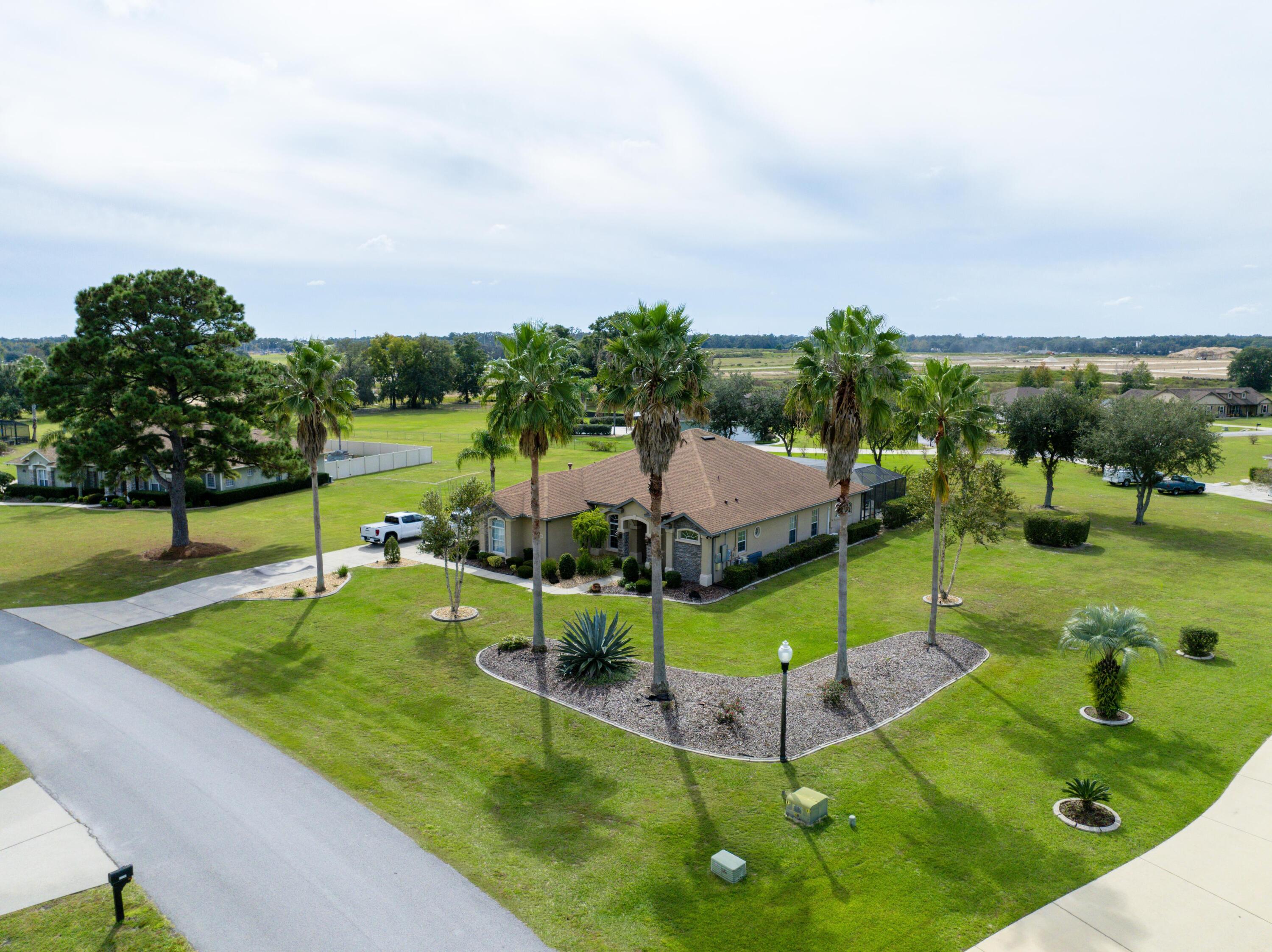 Foto de propiedad en 9908 SE 67th Avenue Road, Belleview, FL 34420 Belleview con MLS# 