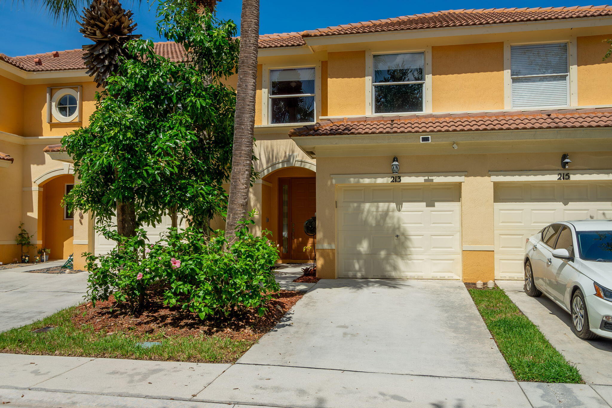 Foto de propiedad en 213 River Bluff Lane, Royal Palm Beach, FL 33411 Royal Palm Beach con MLS# 