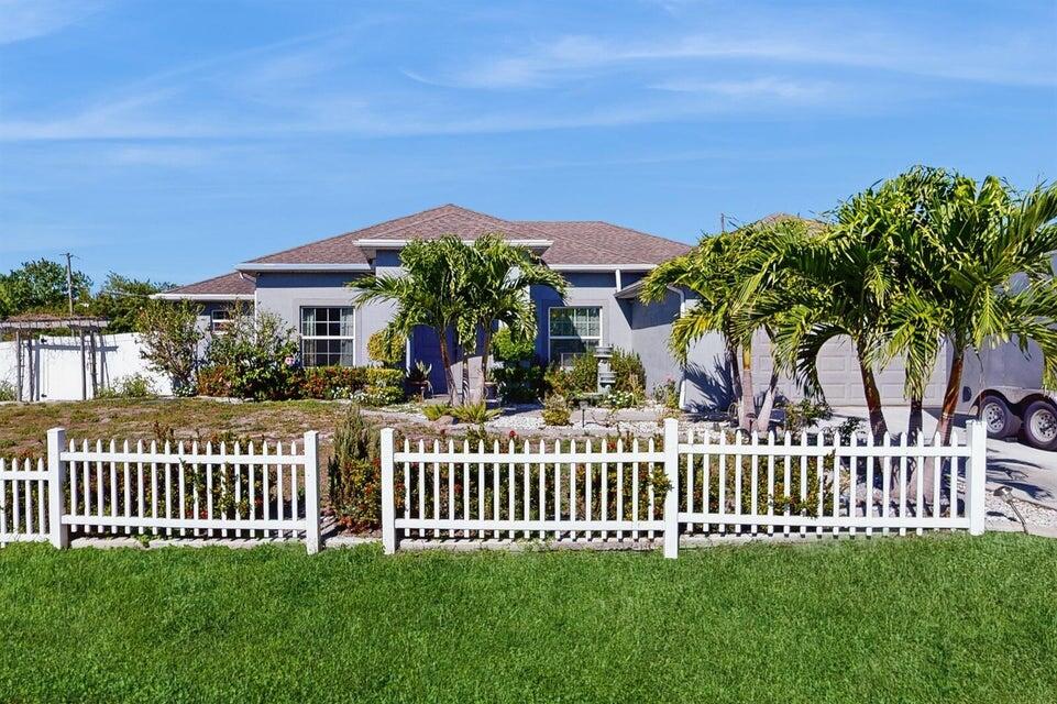 Foto de propiedad en 2398 SE Rich Street, Port St. Lucie, FL 34984 Port St. Lucie con MLS# 