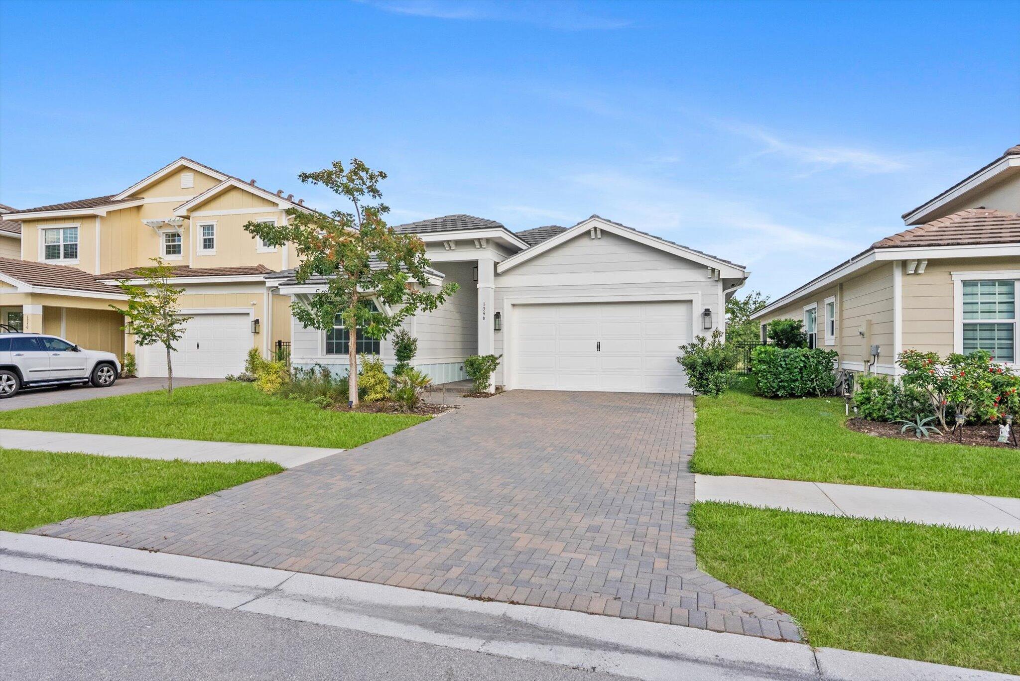 Foto de propiedad en 1346 Harvester Crossing, Loxahatchee, FL 33470 Loxahatchee con MLS# 