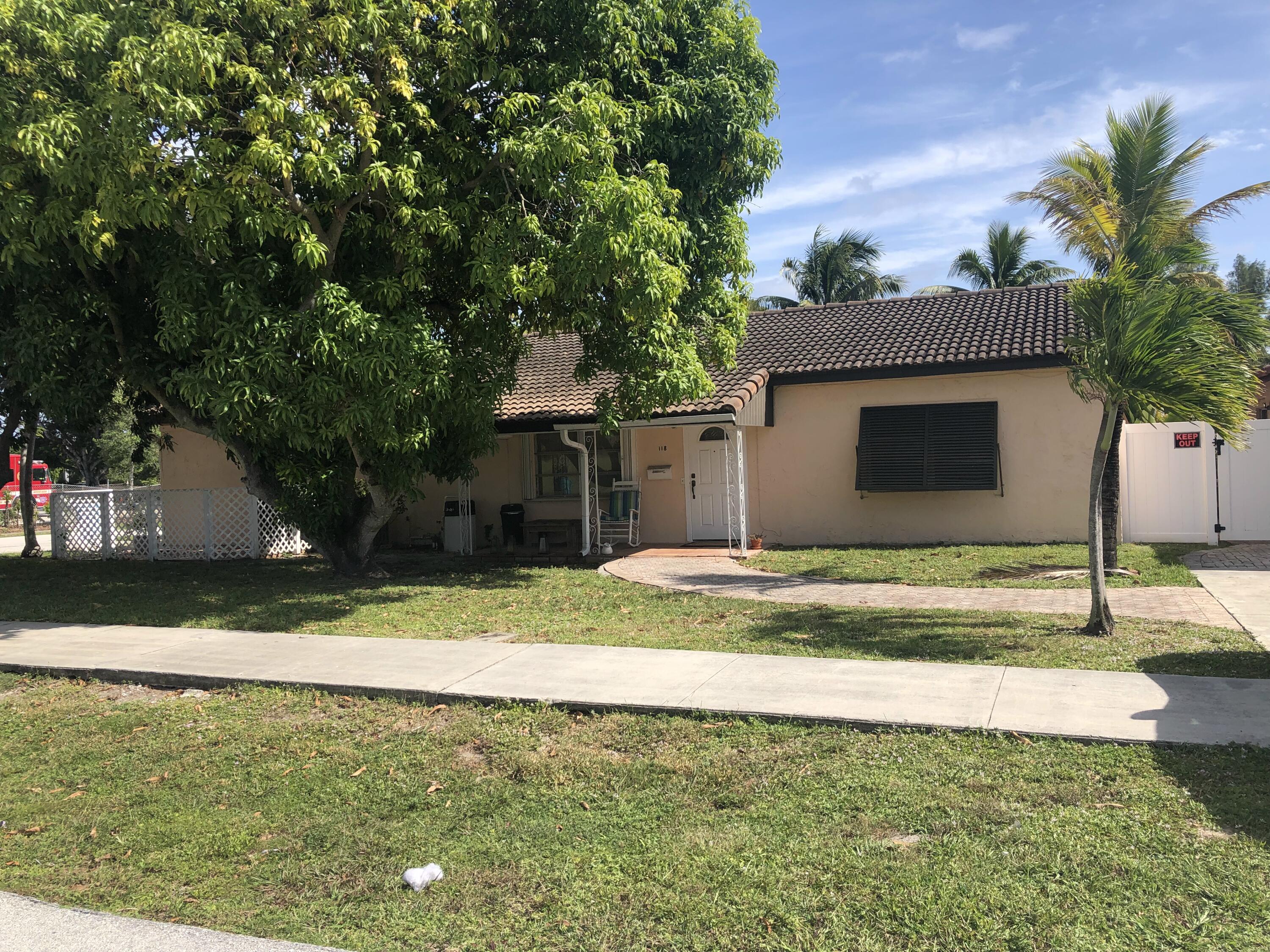Foto de propiedad en 118 NW 4th Street, Boynton Beach, FL 33435 Boynton Beach con MLS# 