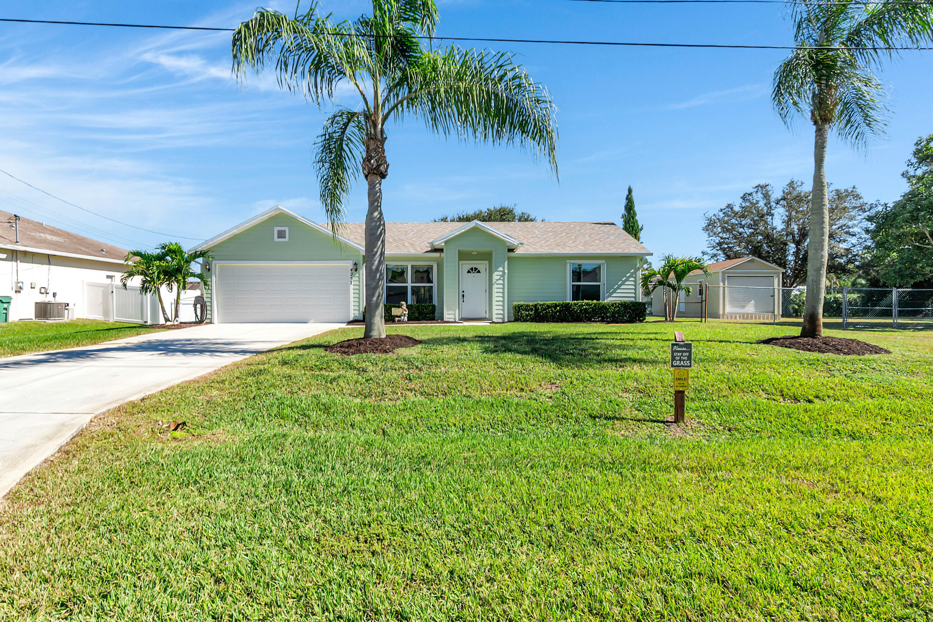 Foto de propiedad en 4257 SW Kazan Street, Port St. Lucie, FL 34953 Port St. Lucie con MLS# 